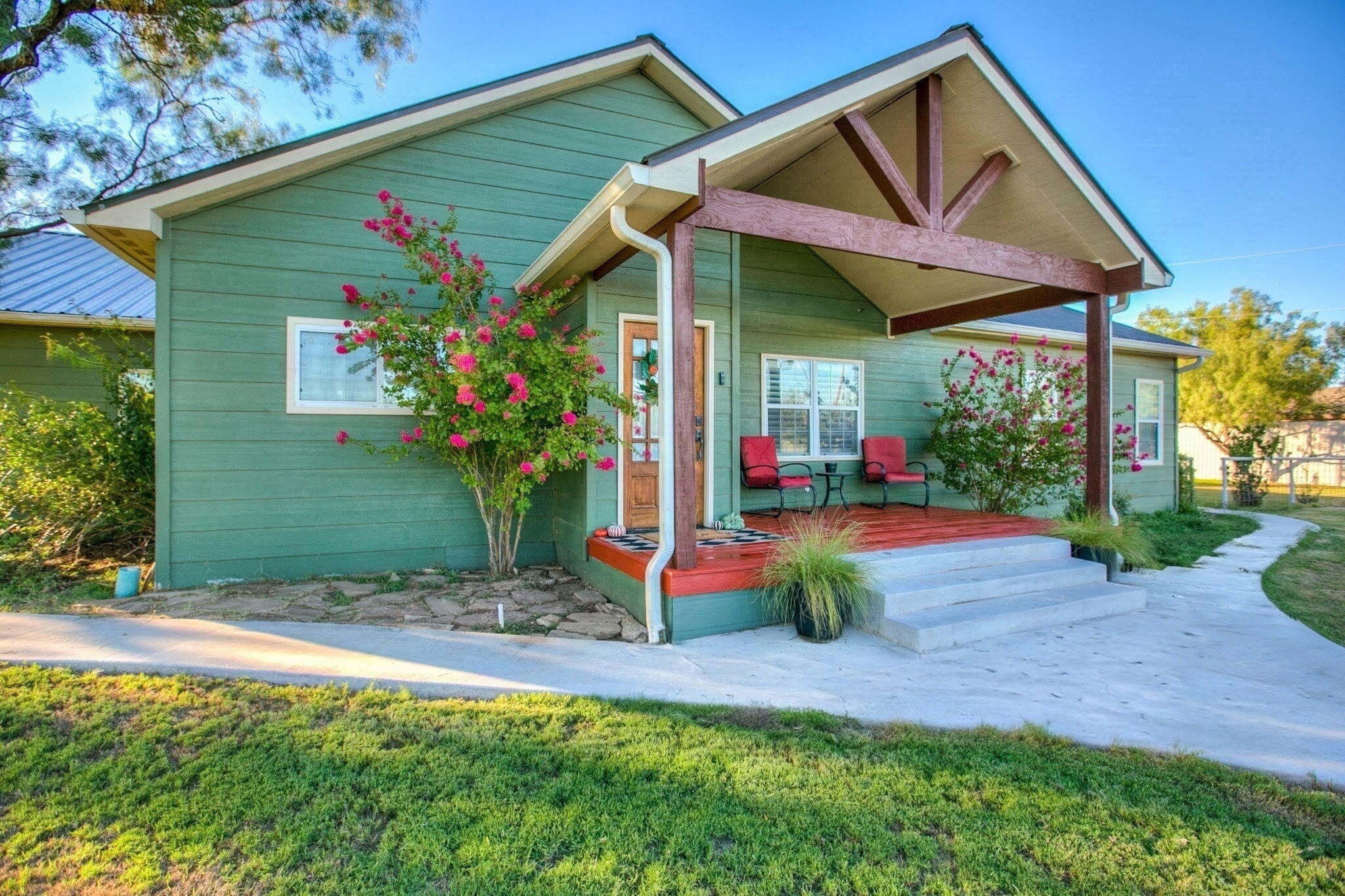 15555 Deer Valley Loop Property Photo 2