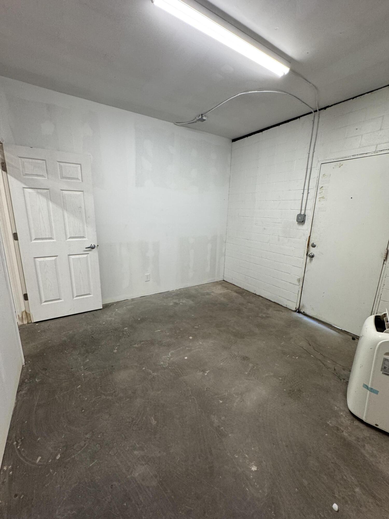 3102 Sherwood Way Property Photo 4