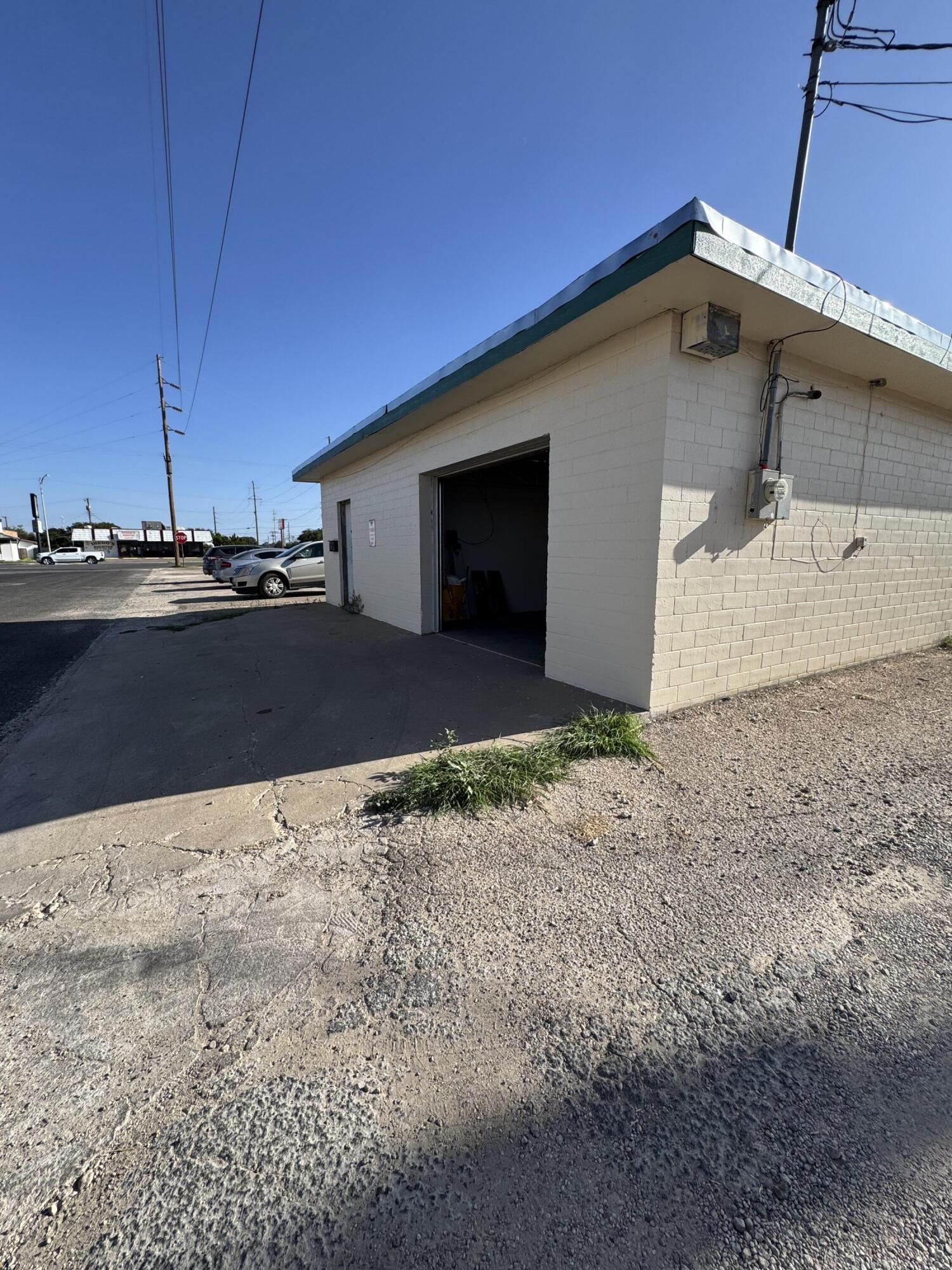 3102 Sherwood Way Property Photo 12