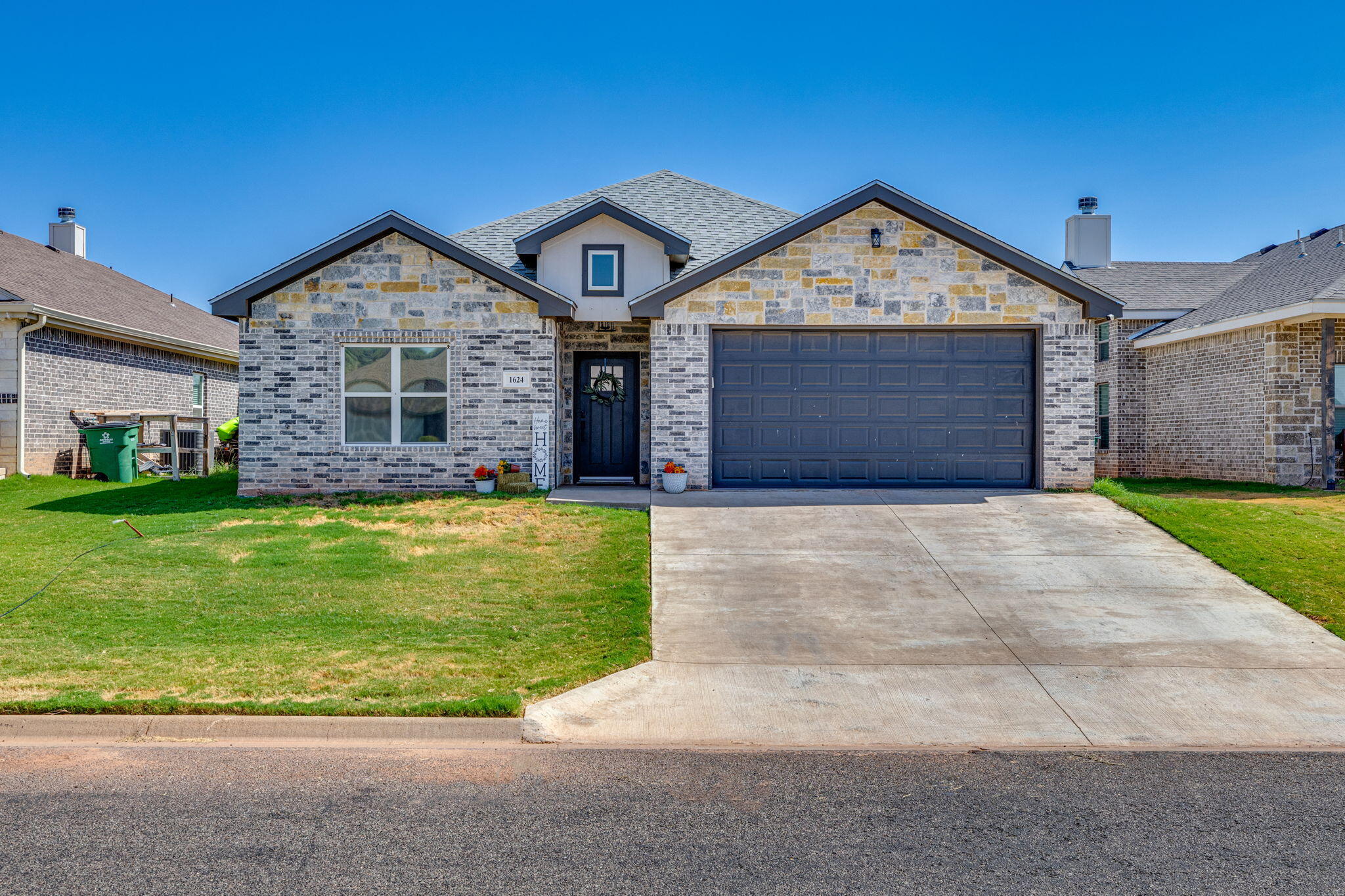 1624 Amberton Parkway Property Photo 1
