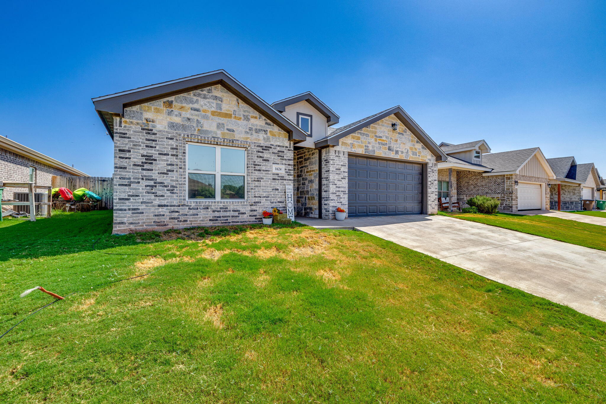 1624 Amberton Parkway Property Photo 3