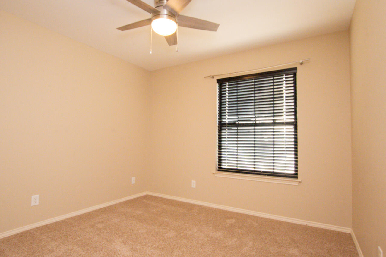 814 Fisher Street Property Photo 7