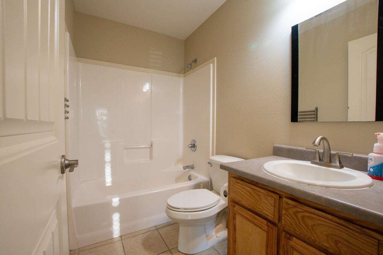 814 Fisher Street Property Photo 8