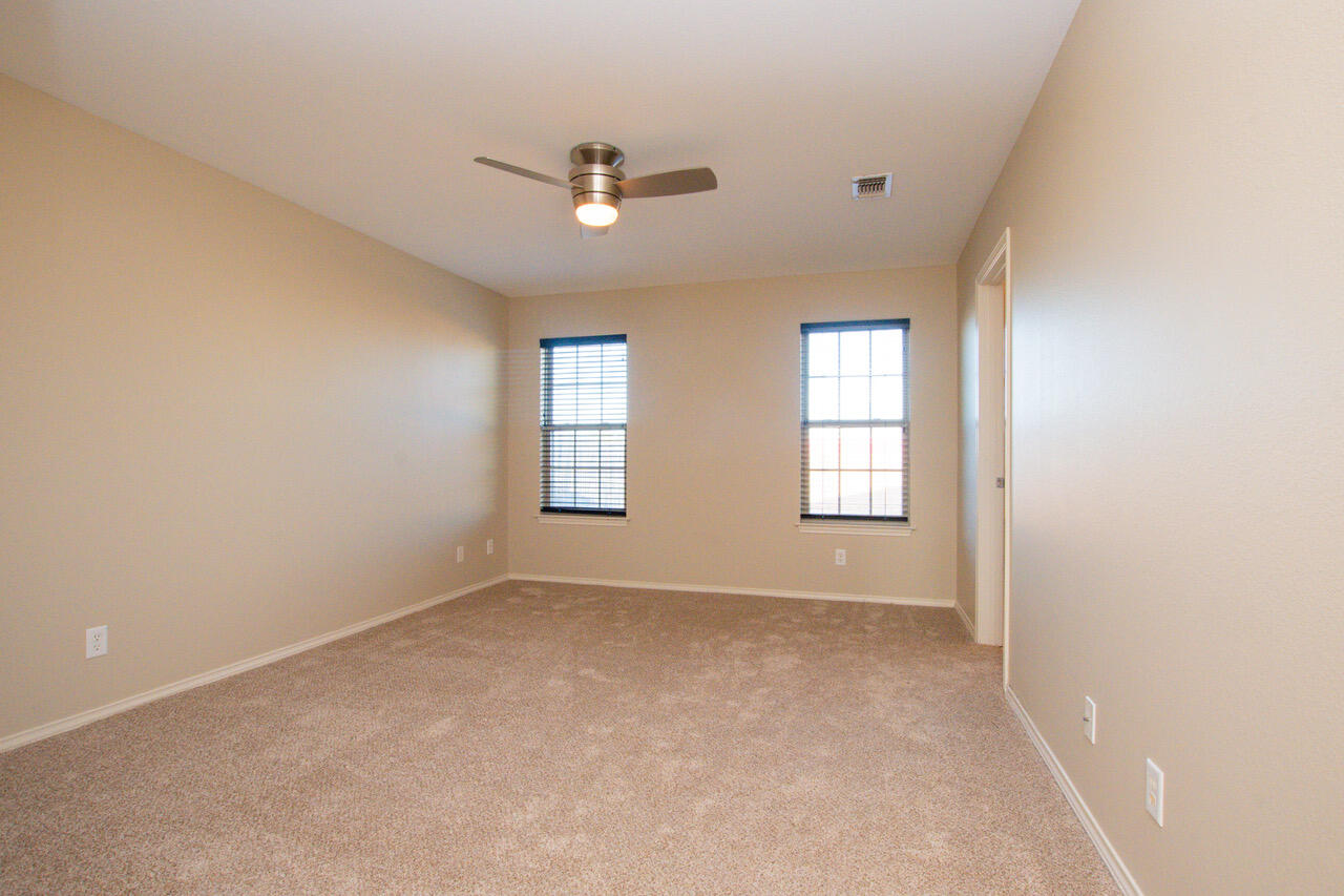 814 Fisher Street Property Photo 10