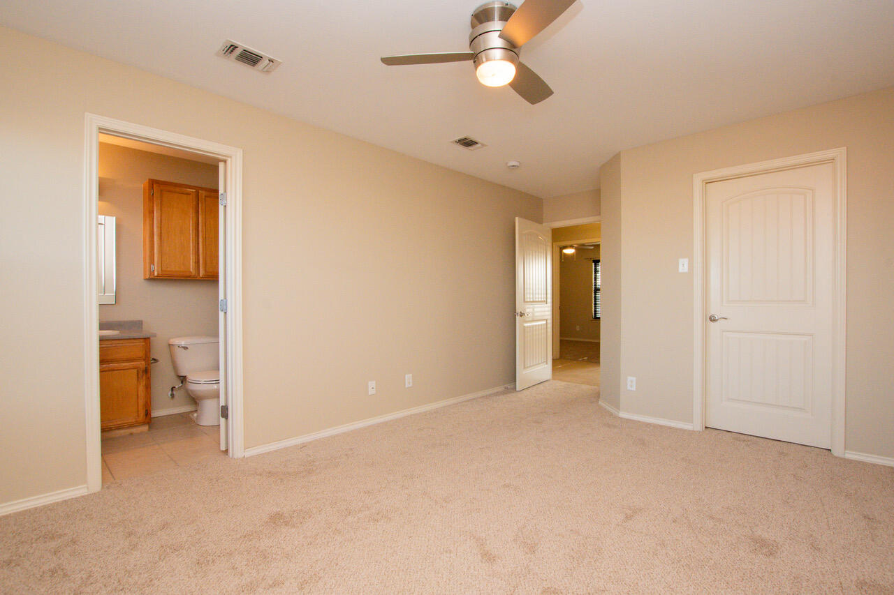 814 Fisher Street Property Photo 11