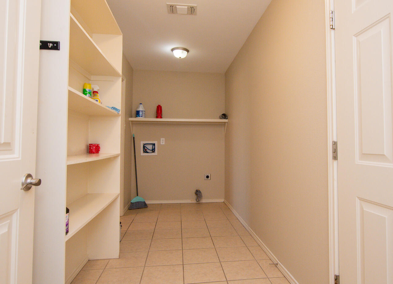 814 Fisher Street Property Photo 14