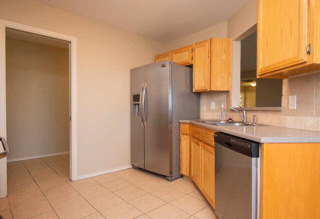 814 Fisher Street Property Photo 16