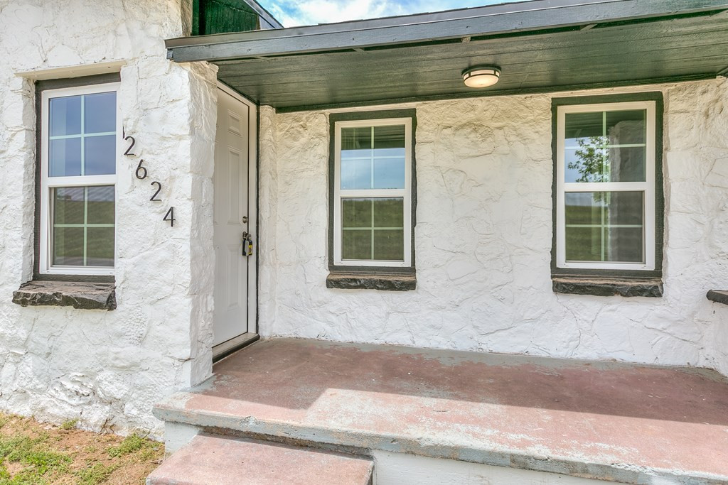 2624 Dallas Street Property Photo 5