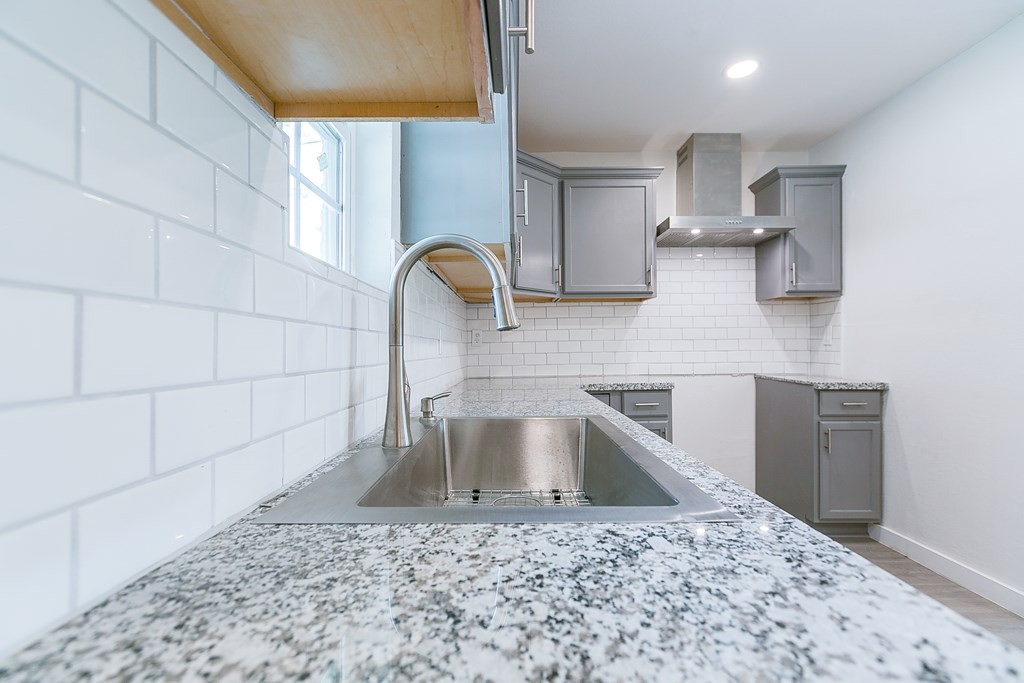 2624 Dallas Street Property Photo 13