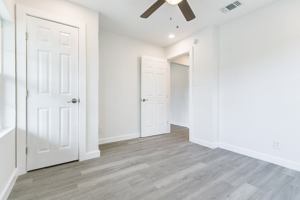 2624 Dallas Street Property Photo 21