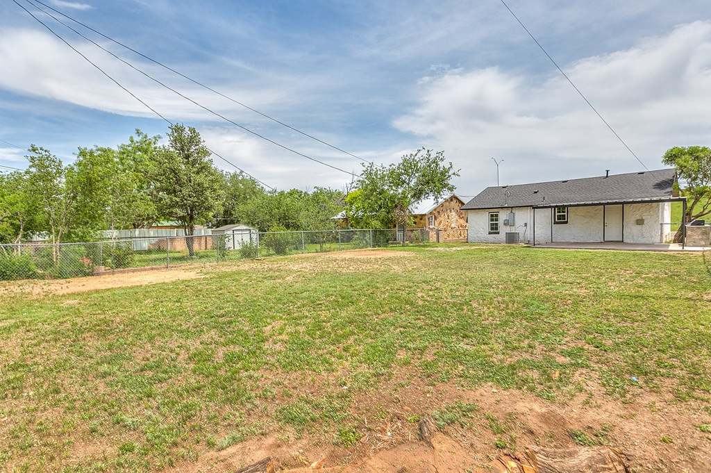 2624 Dallas Street Property Photo 30