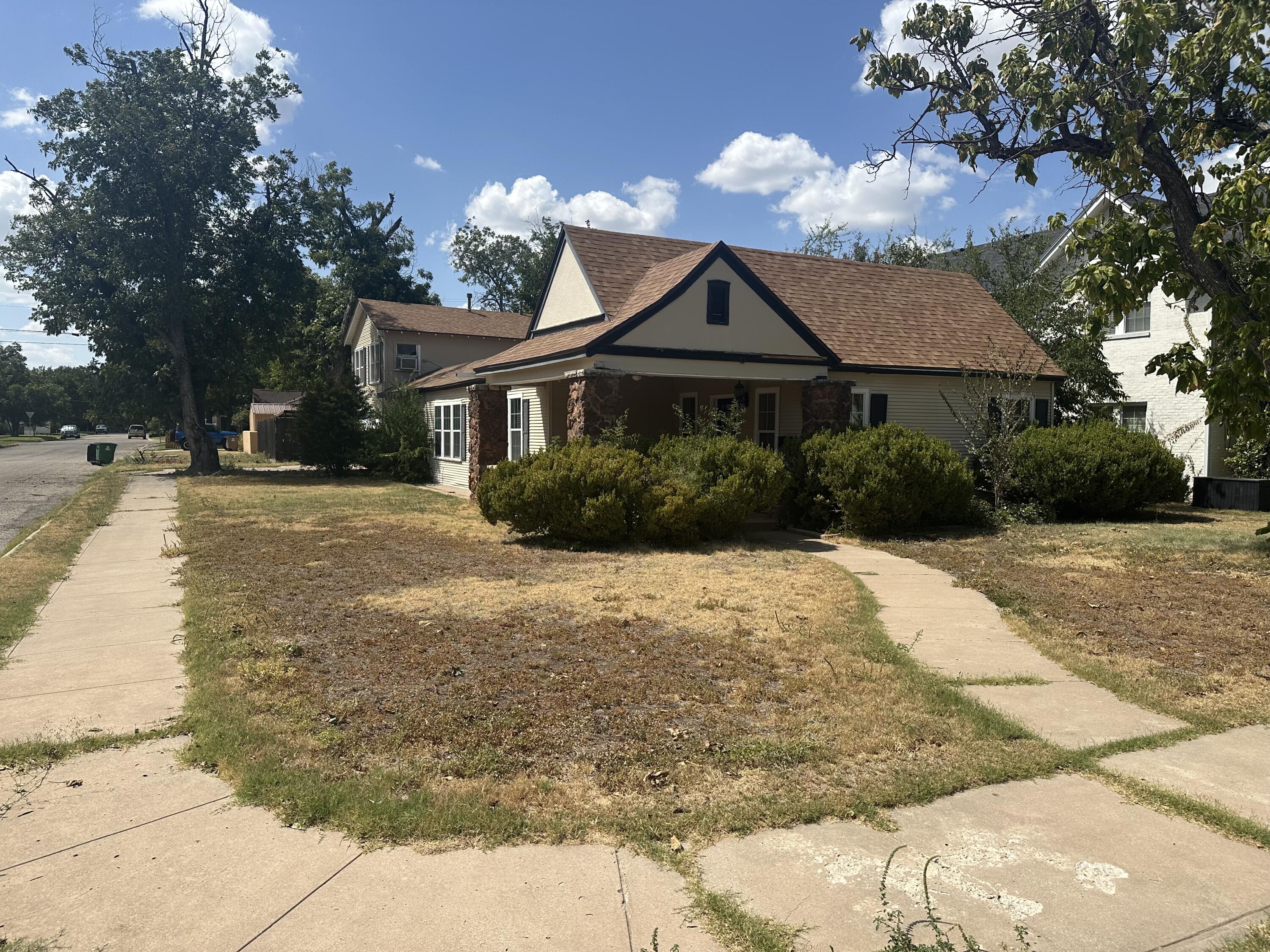 1427 S Park Street Property Photo 1