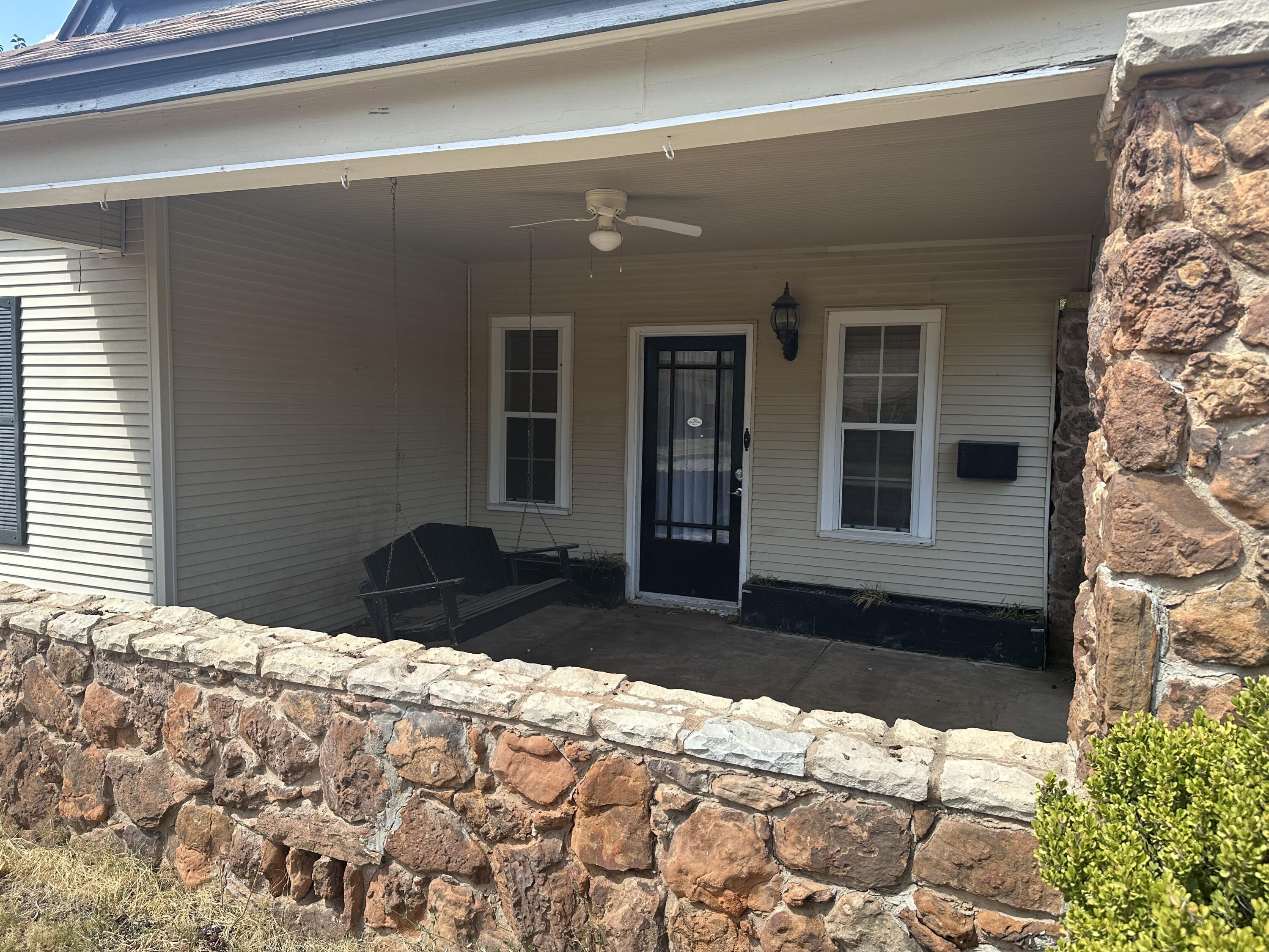 1427 S Park Street Property Photo 2