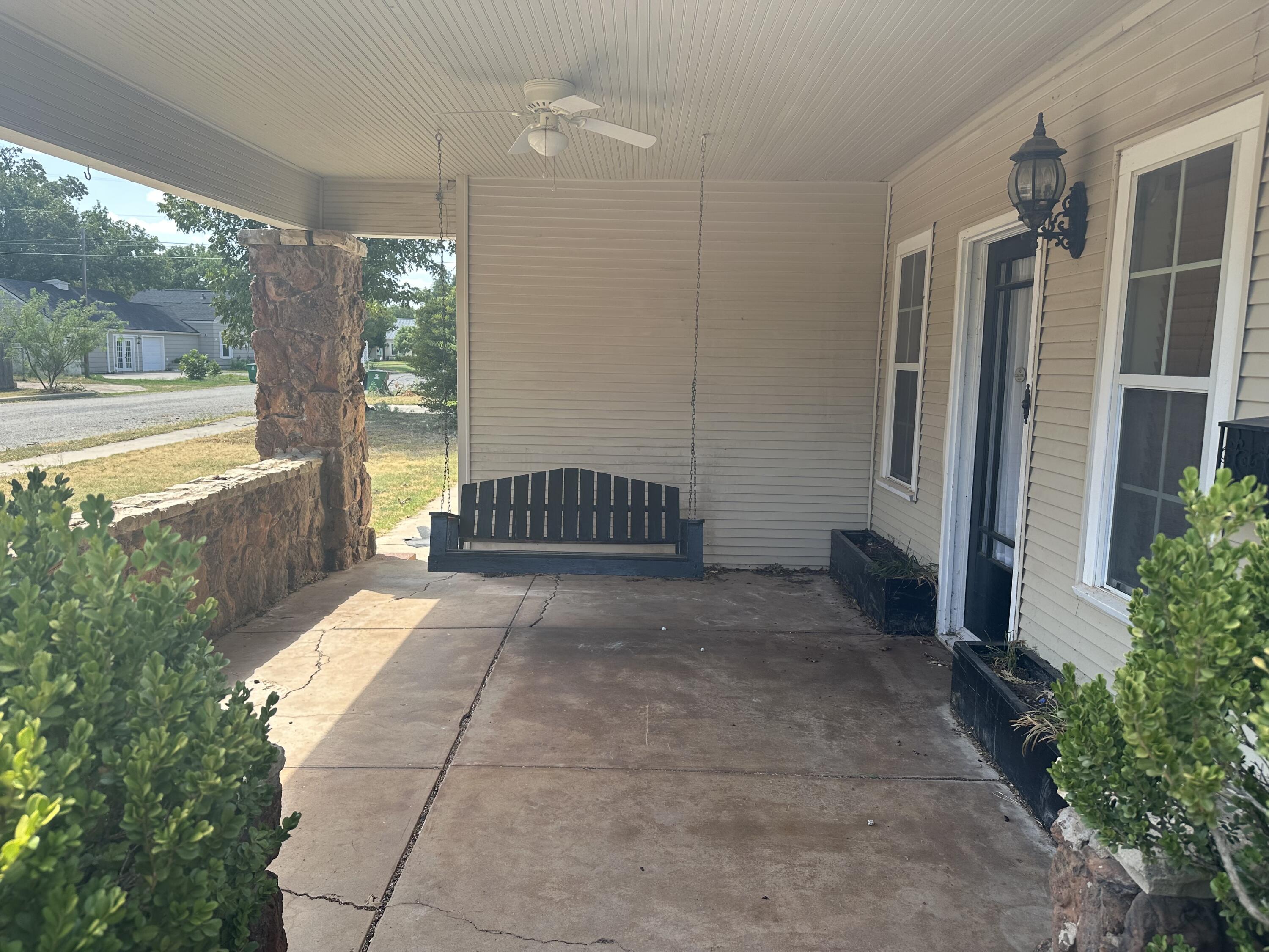 1427 S Park Street Property Photo 3