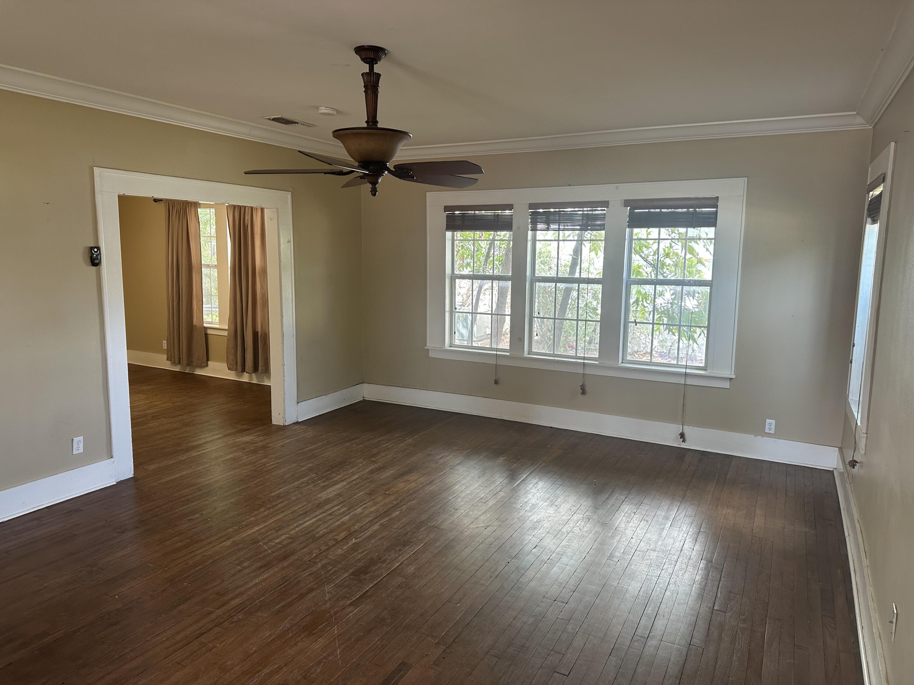1427 S Park Street Property Photo 5