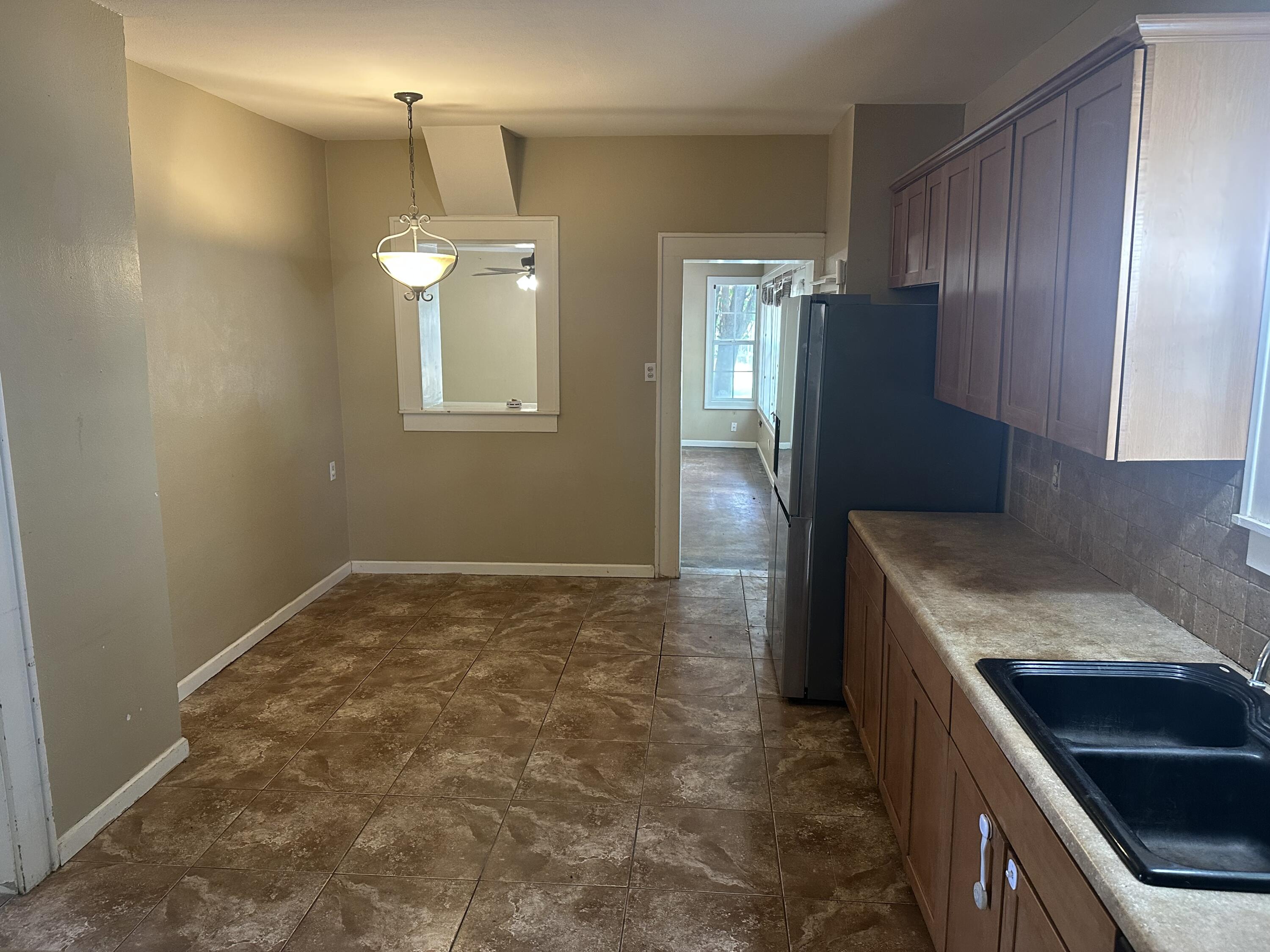1427 S Park Street Property Photo 9