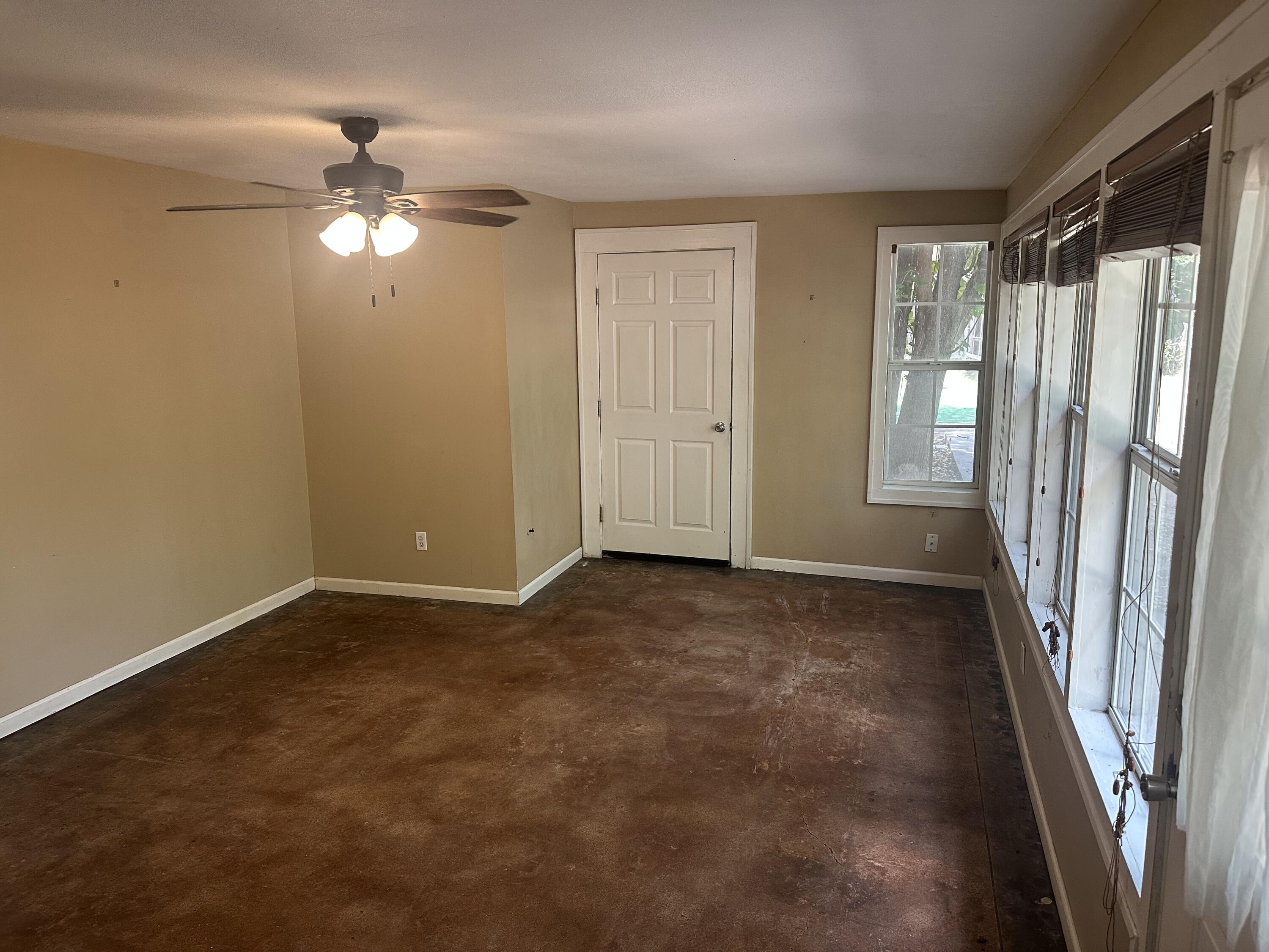 1427 S Park Street Property Photo 11