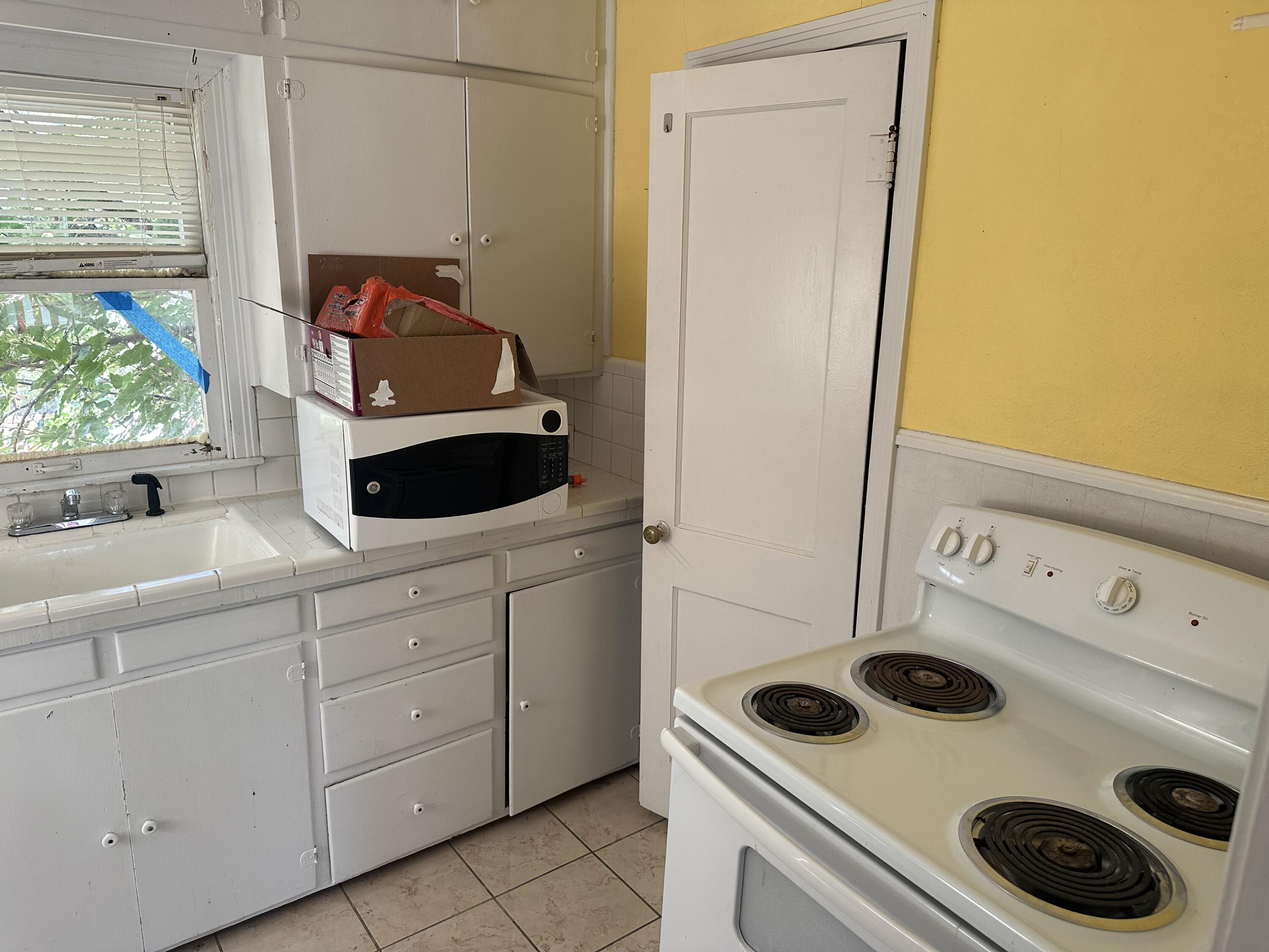 1427 S Park Street Property Photo 30