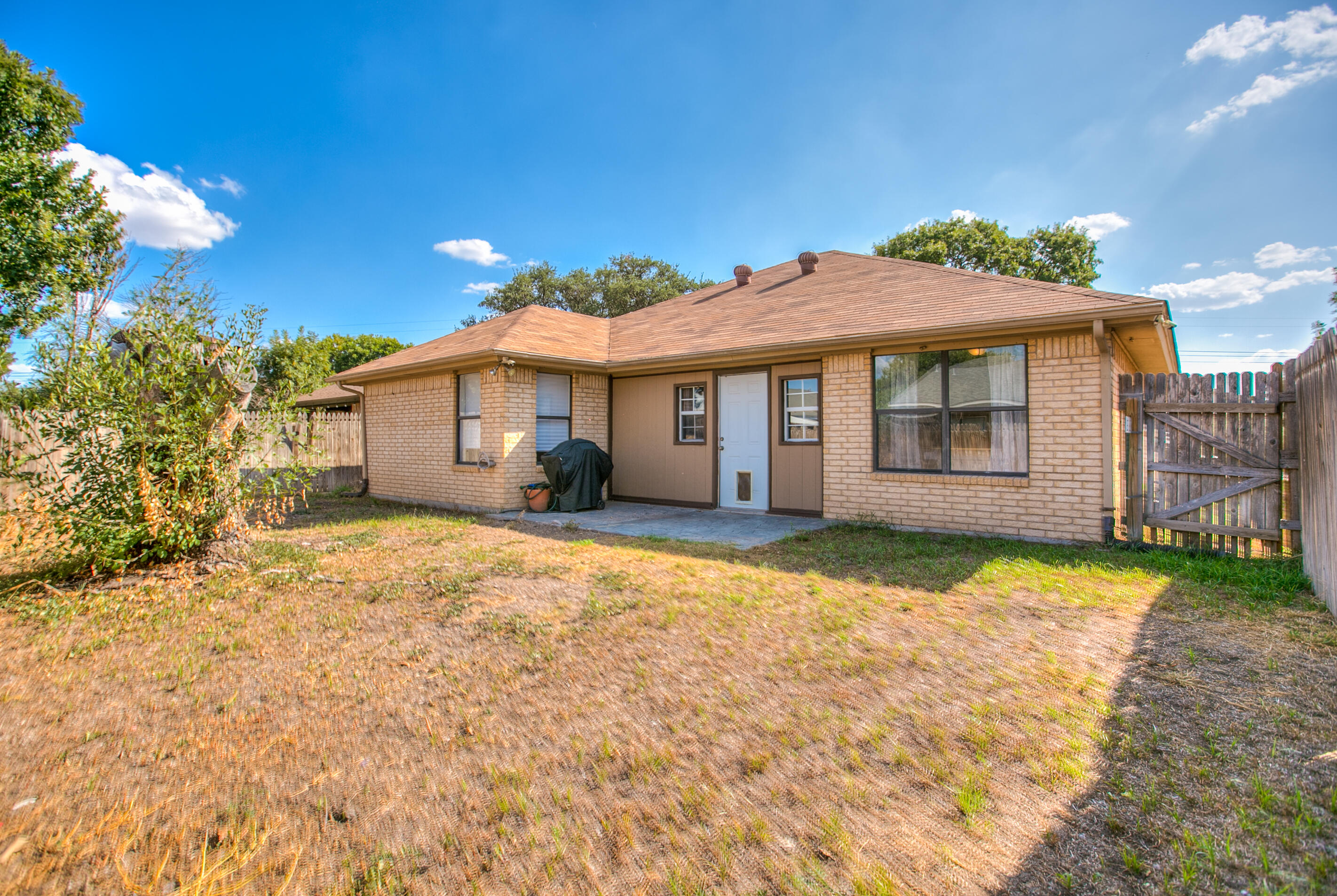 1350 Fox Hollow Street Property Photo 6
