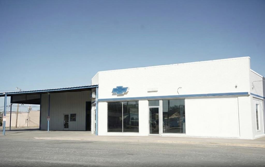 300 N Main Avenue Property Photo 1