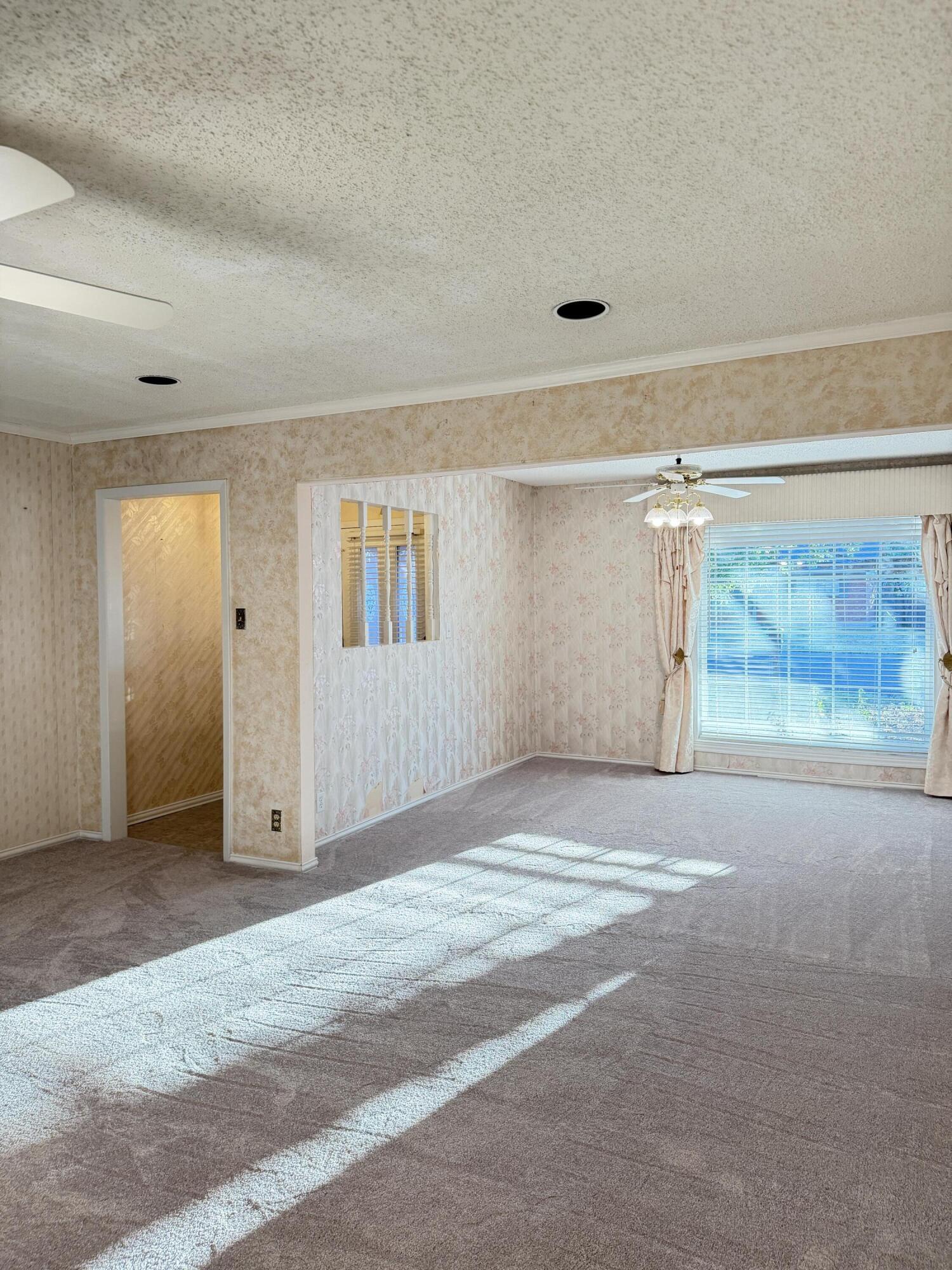 1906 N Harrison Street Property Photo 5