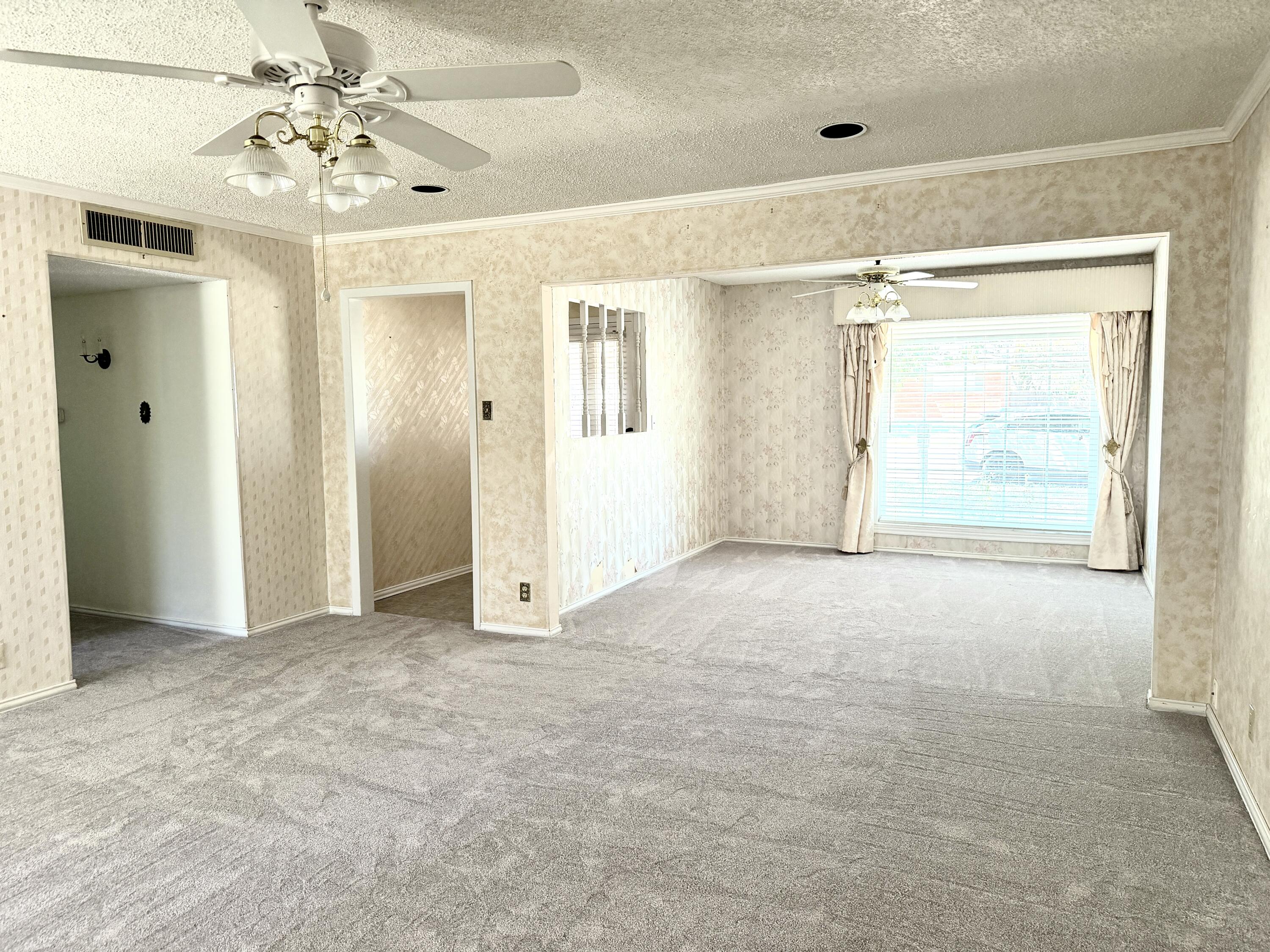 1906 N Harrison Street Property Photo 6