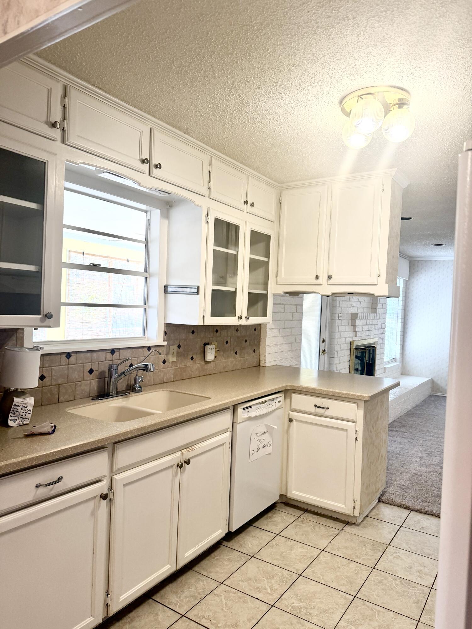 1906 N Harrison Street Property Photo 13