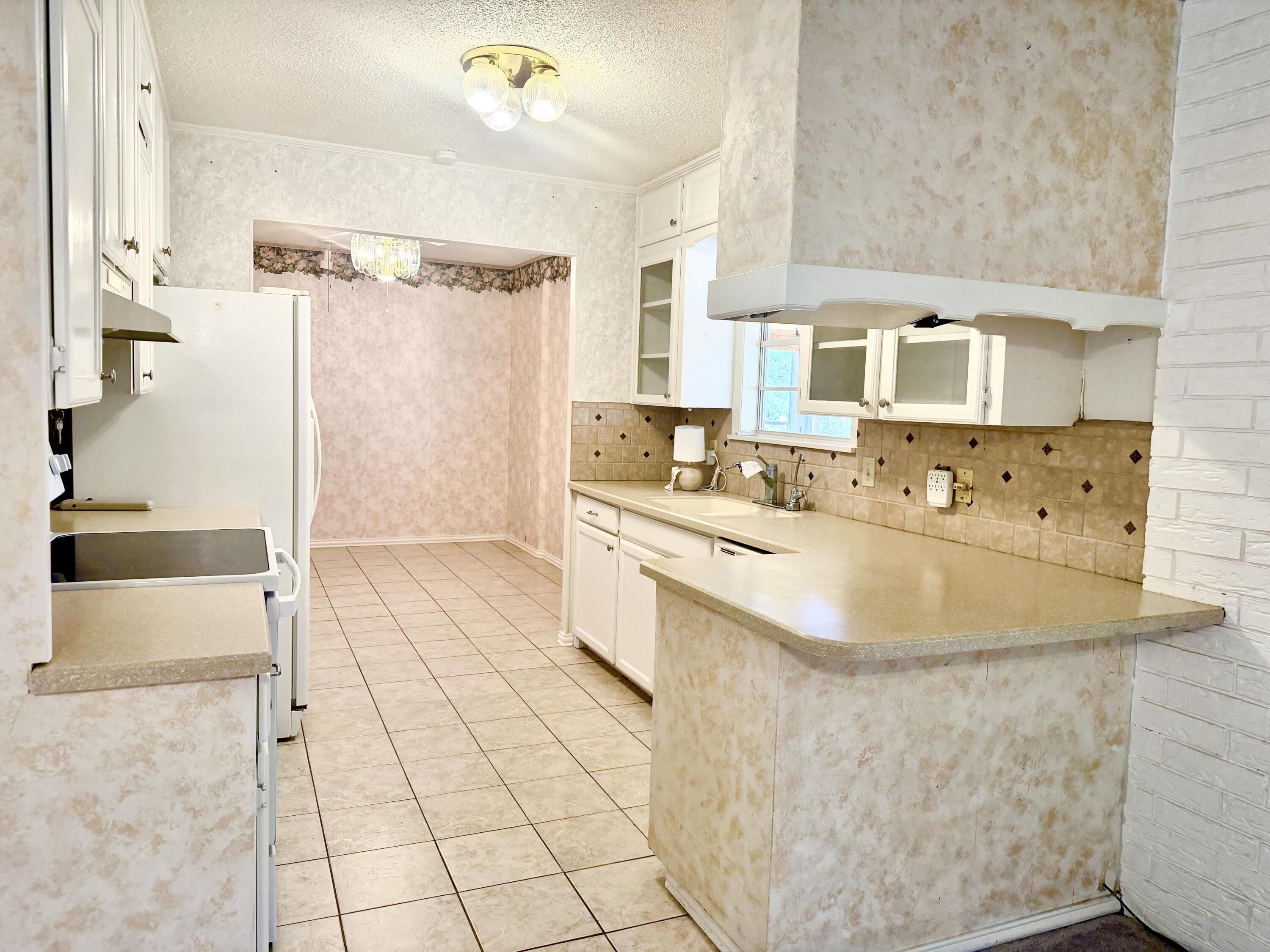 1906 N Harrison Street Property Photo 16