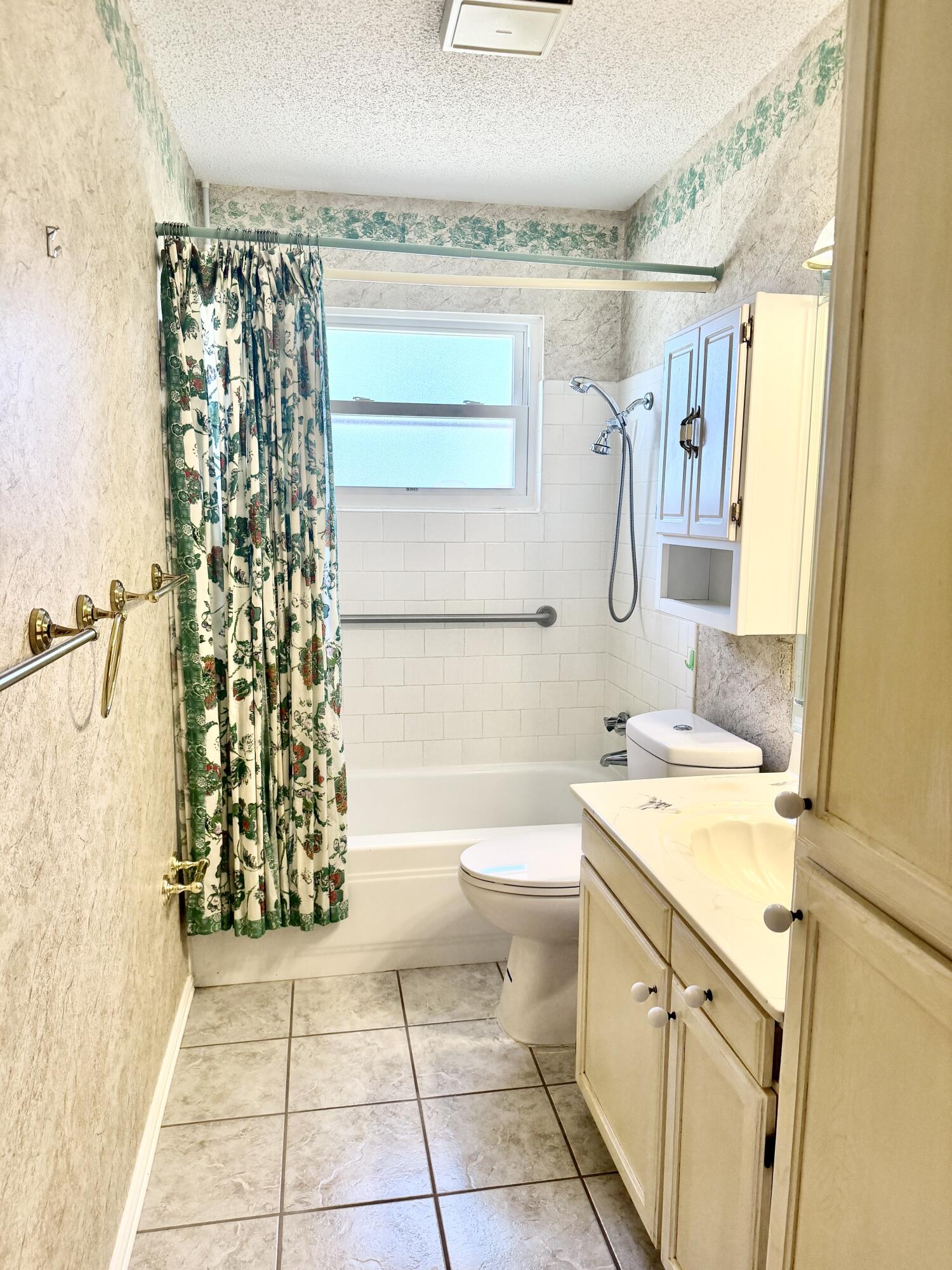 1906 N Harrison Street Property Photo 24