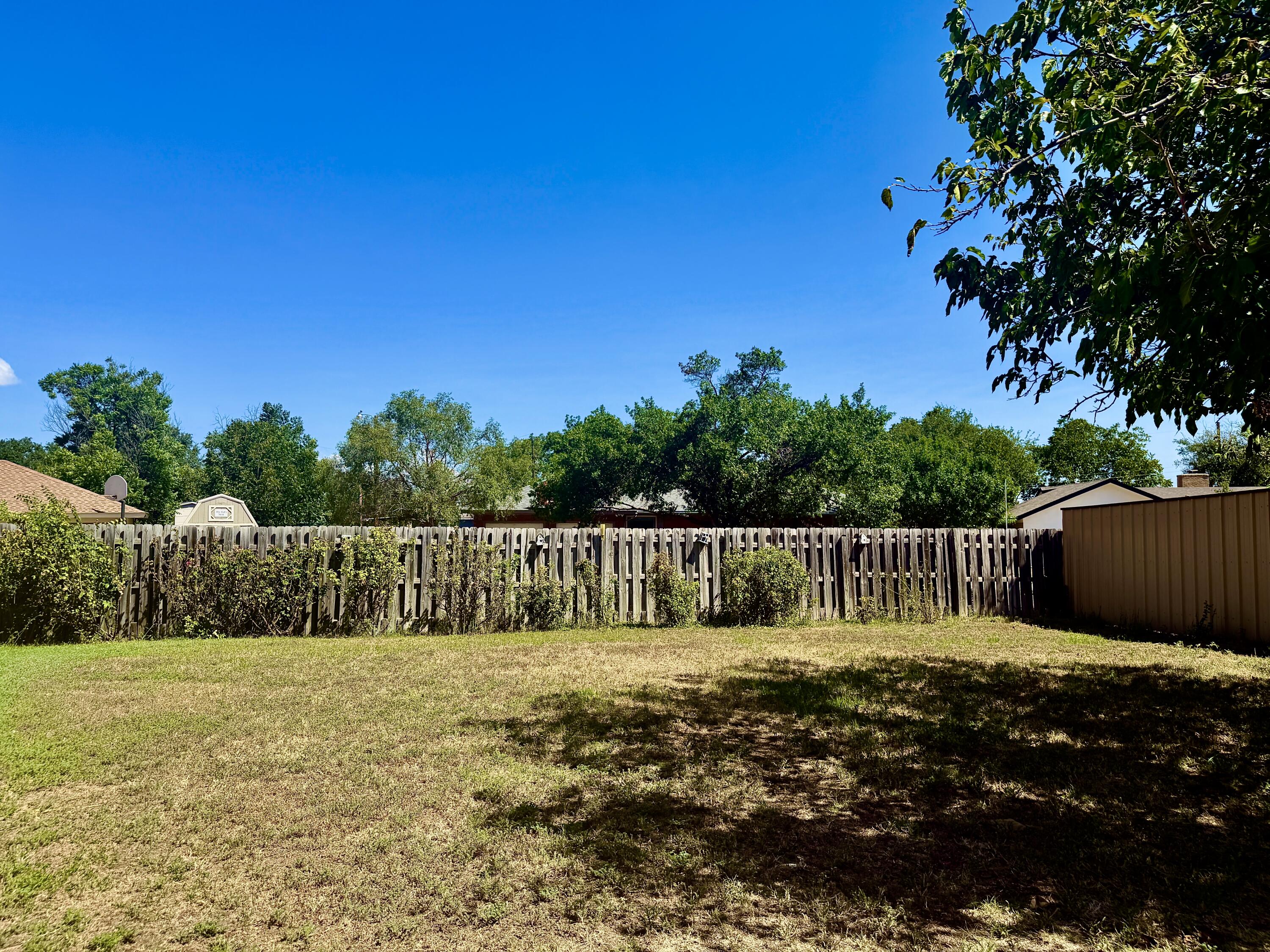 1906 N Harrison Street Property Photo 33