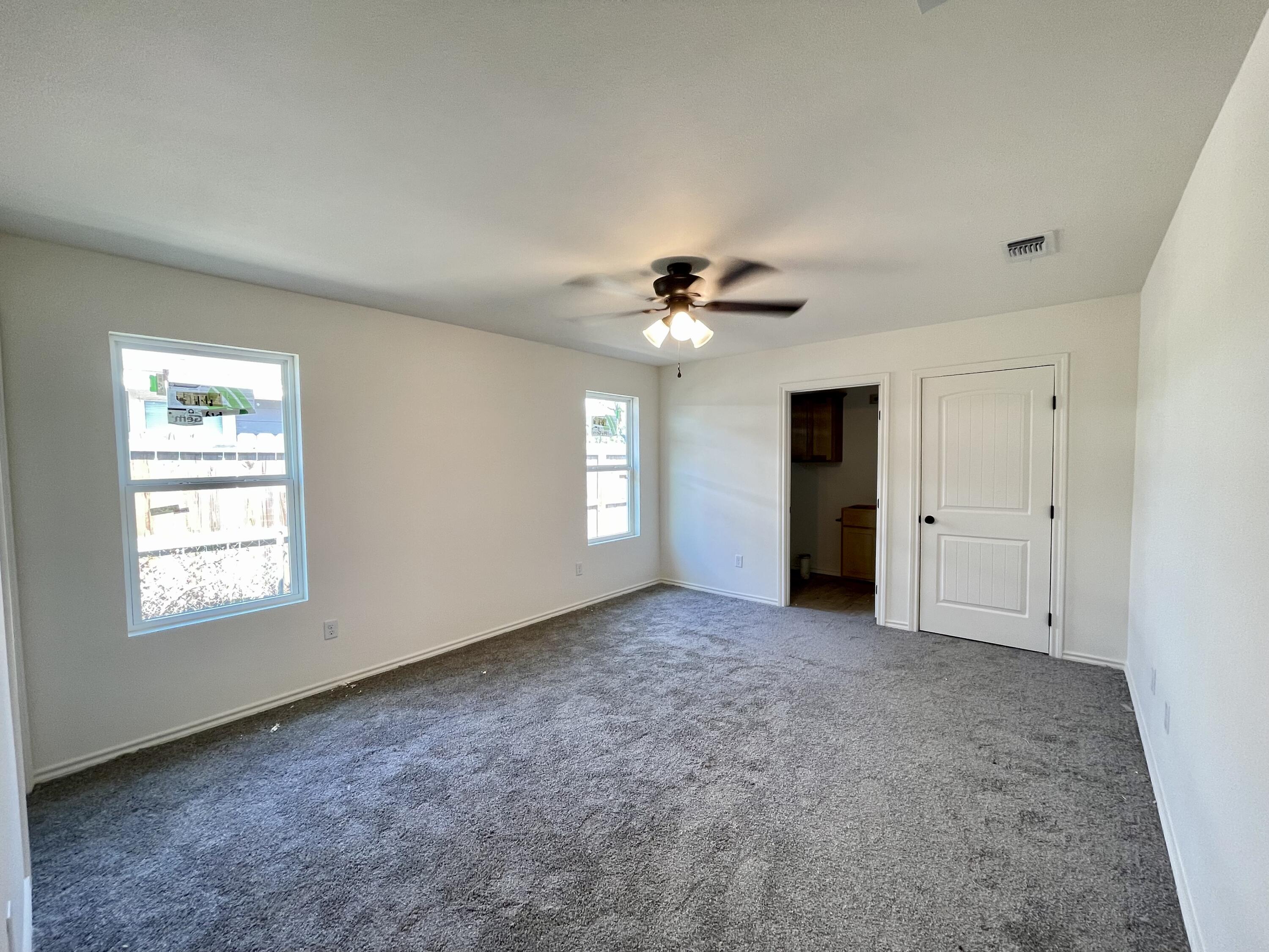 3802 Crockett Street Property Photo 5