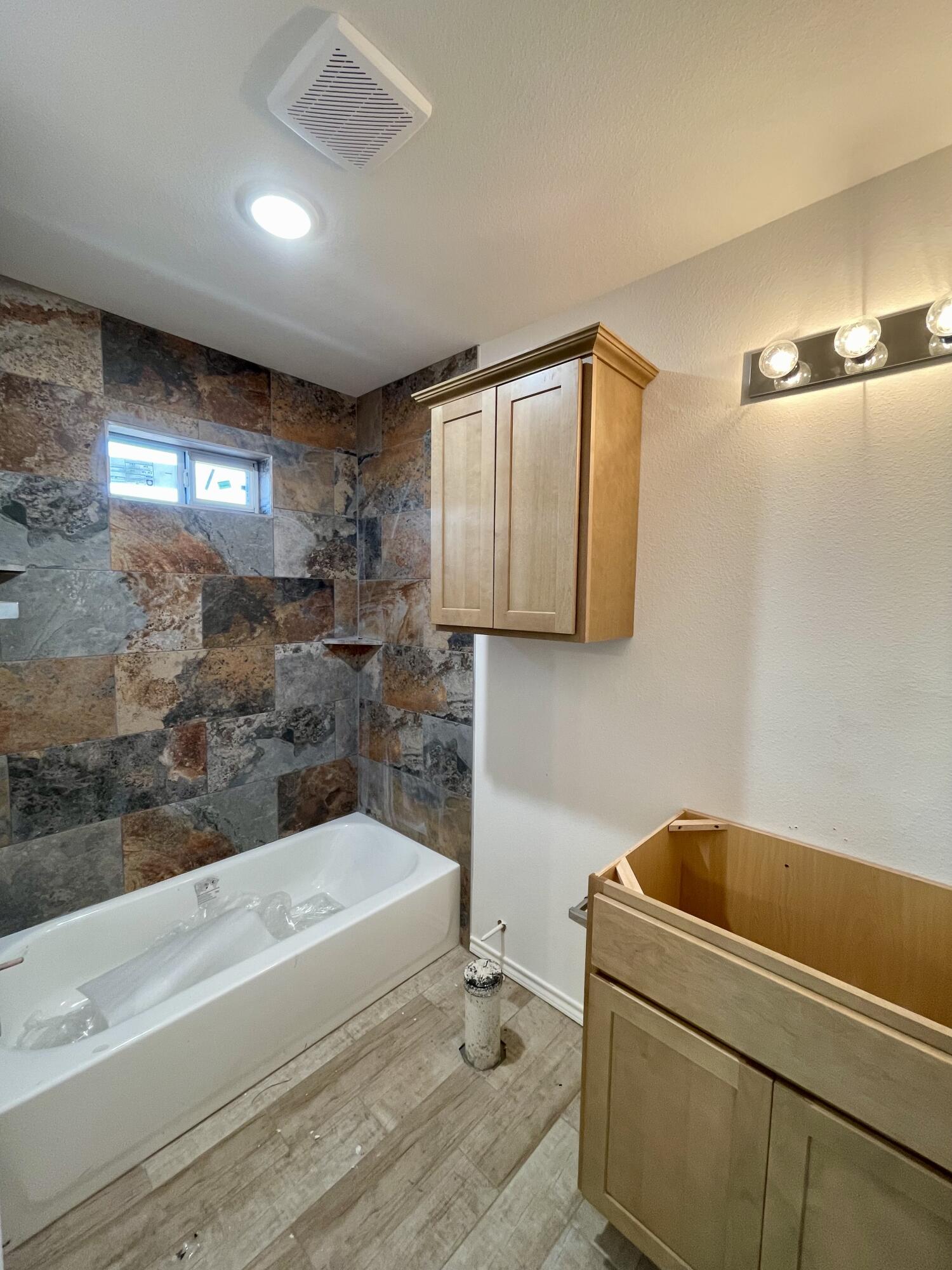 3802 Crockett Street Property Photo 6