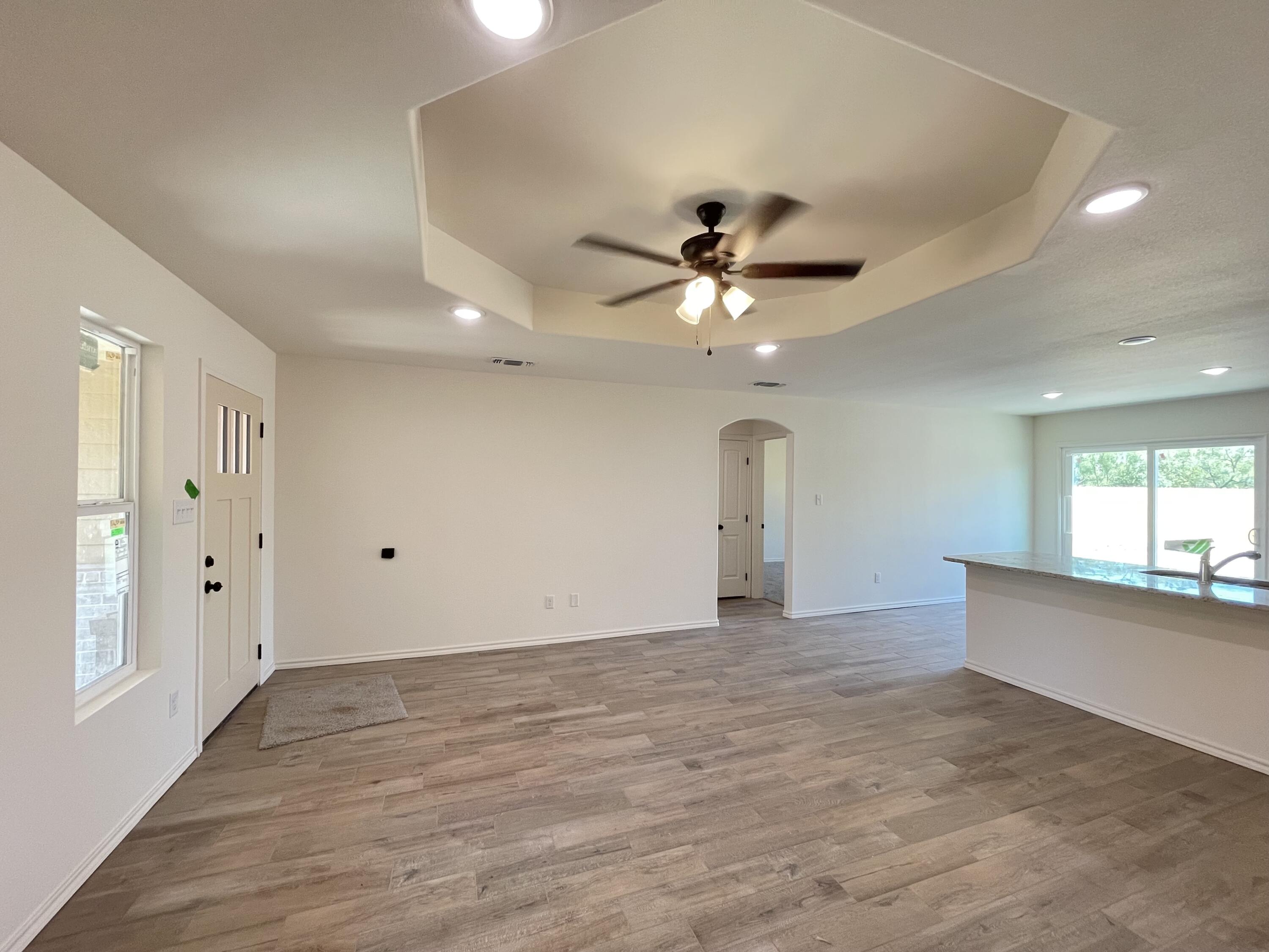 3806 Crockett Street Property Photo 6