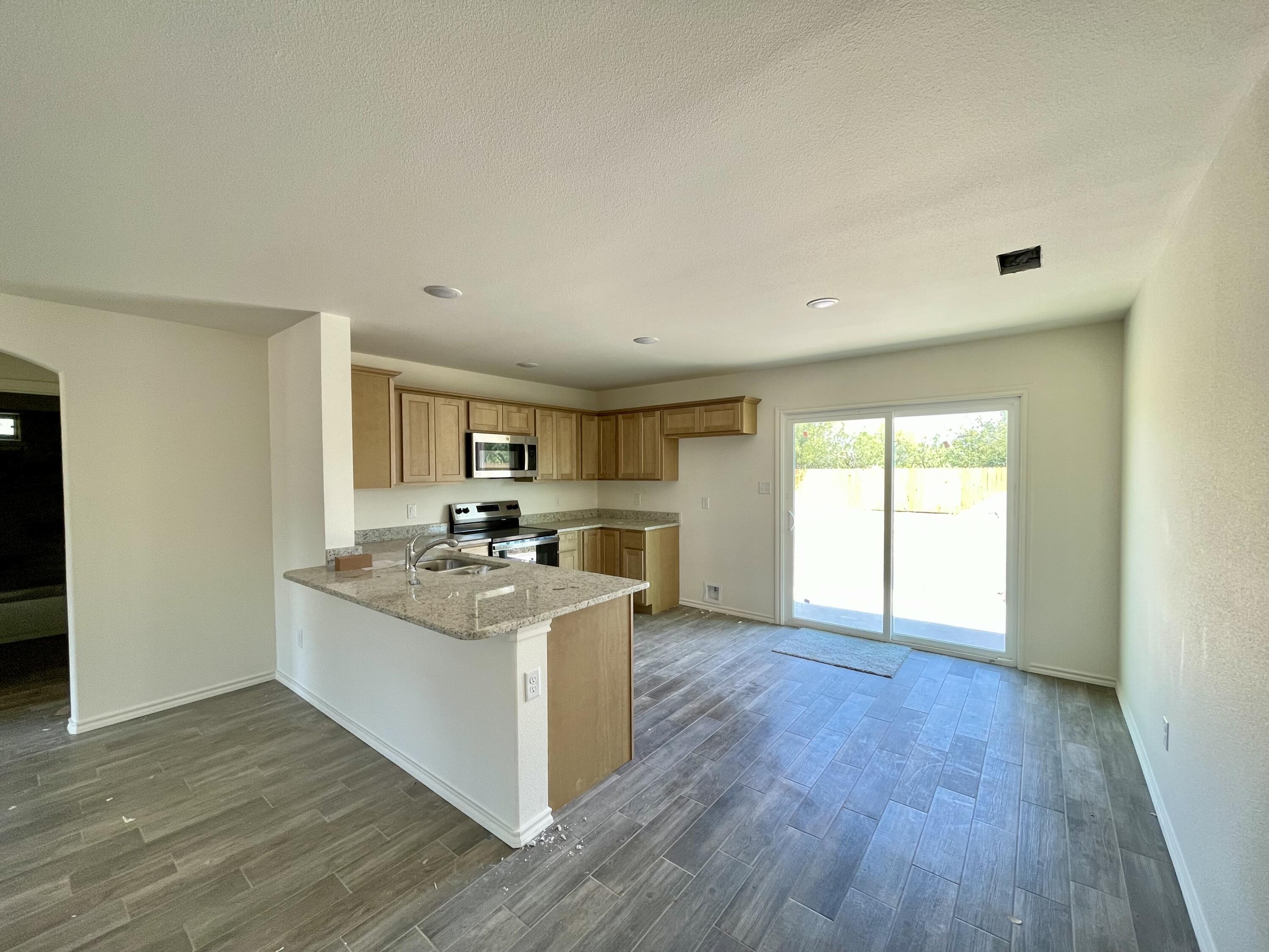 3808 Crockett Street Property Photo 4