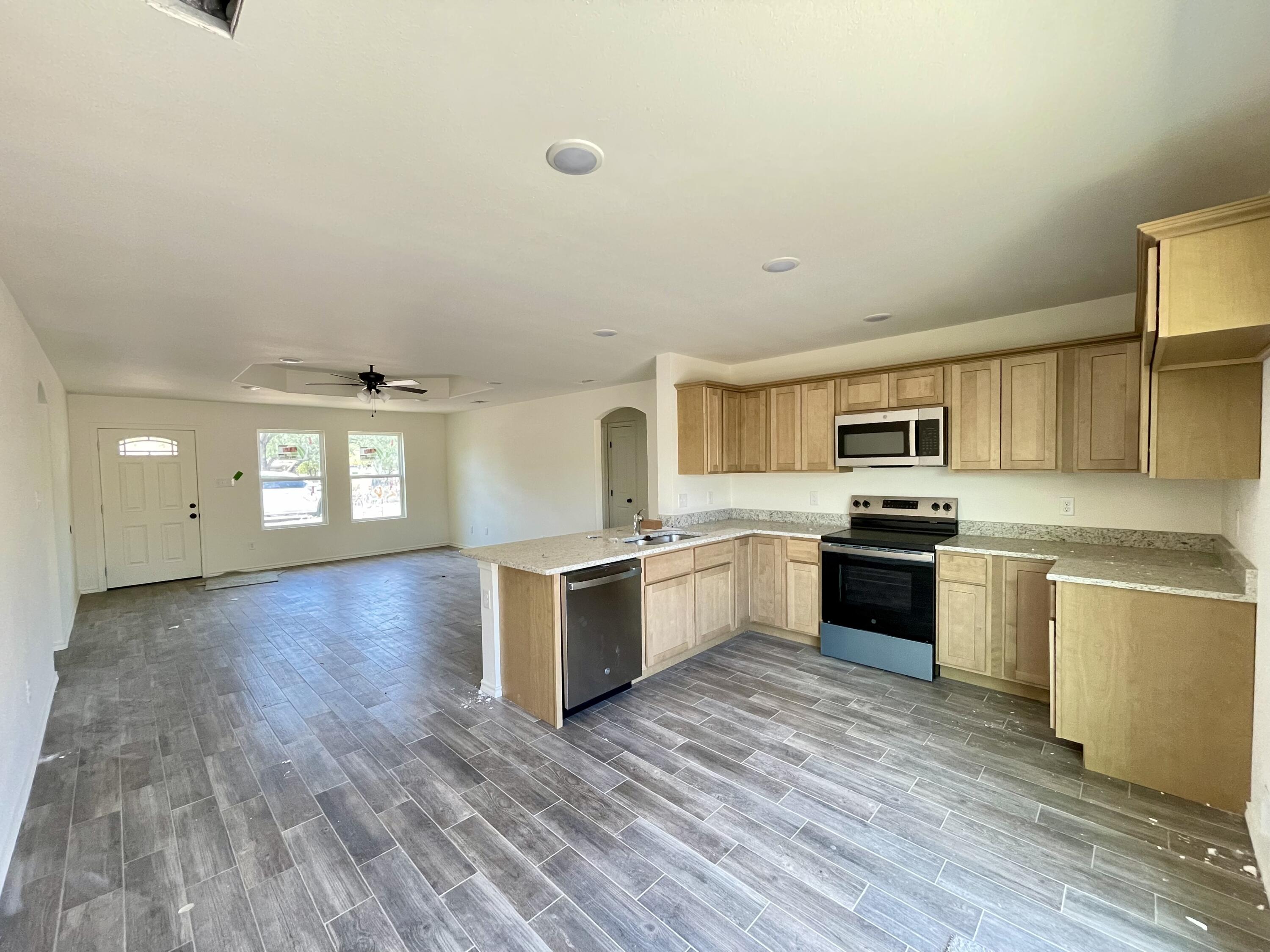 3808 Crockett Street Property Photo 6