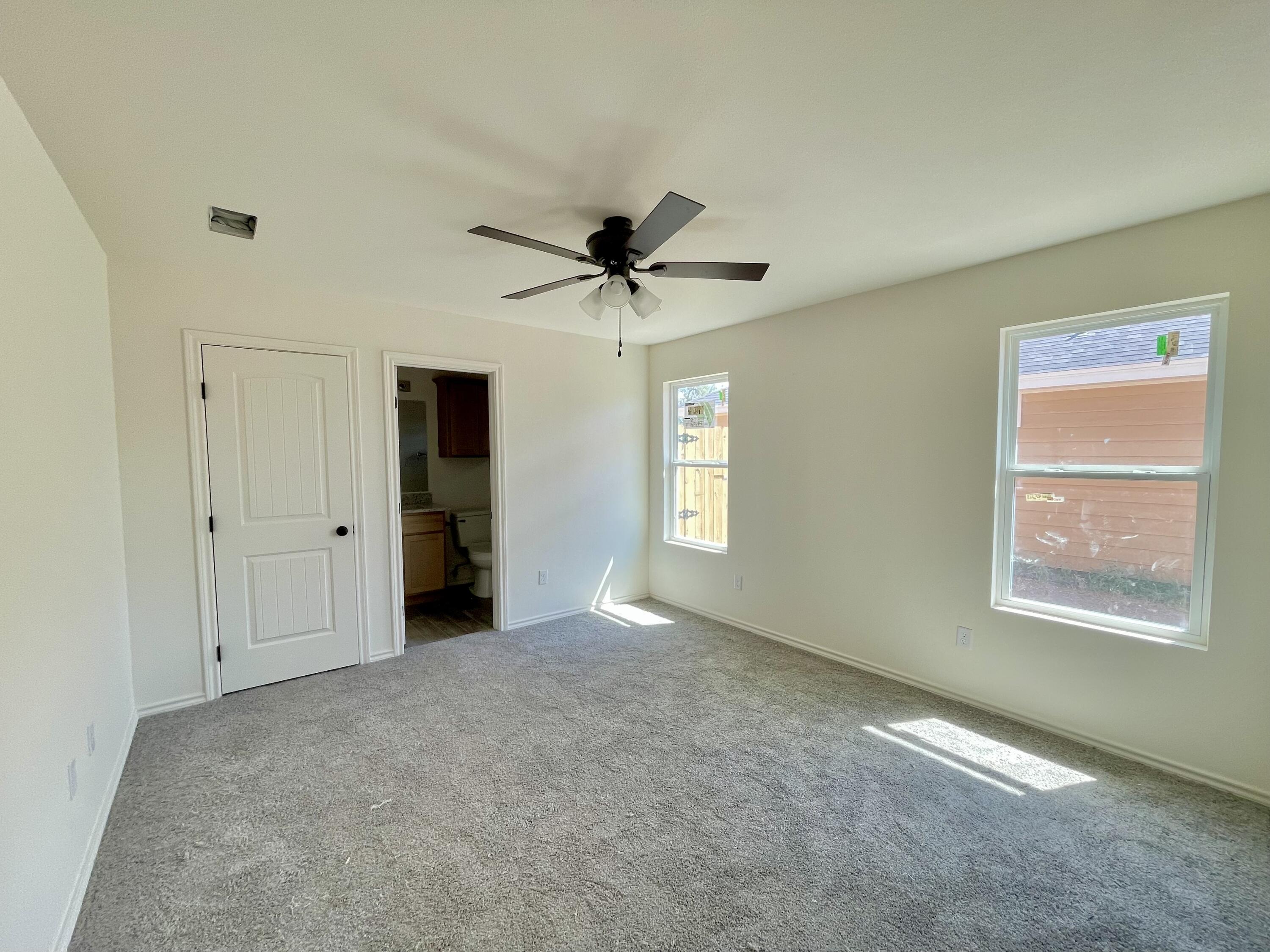 3808 Crockett Street Property Photo 8