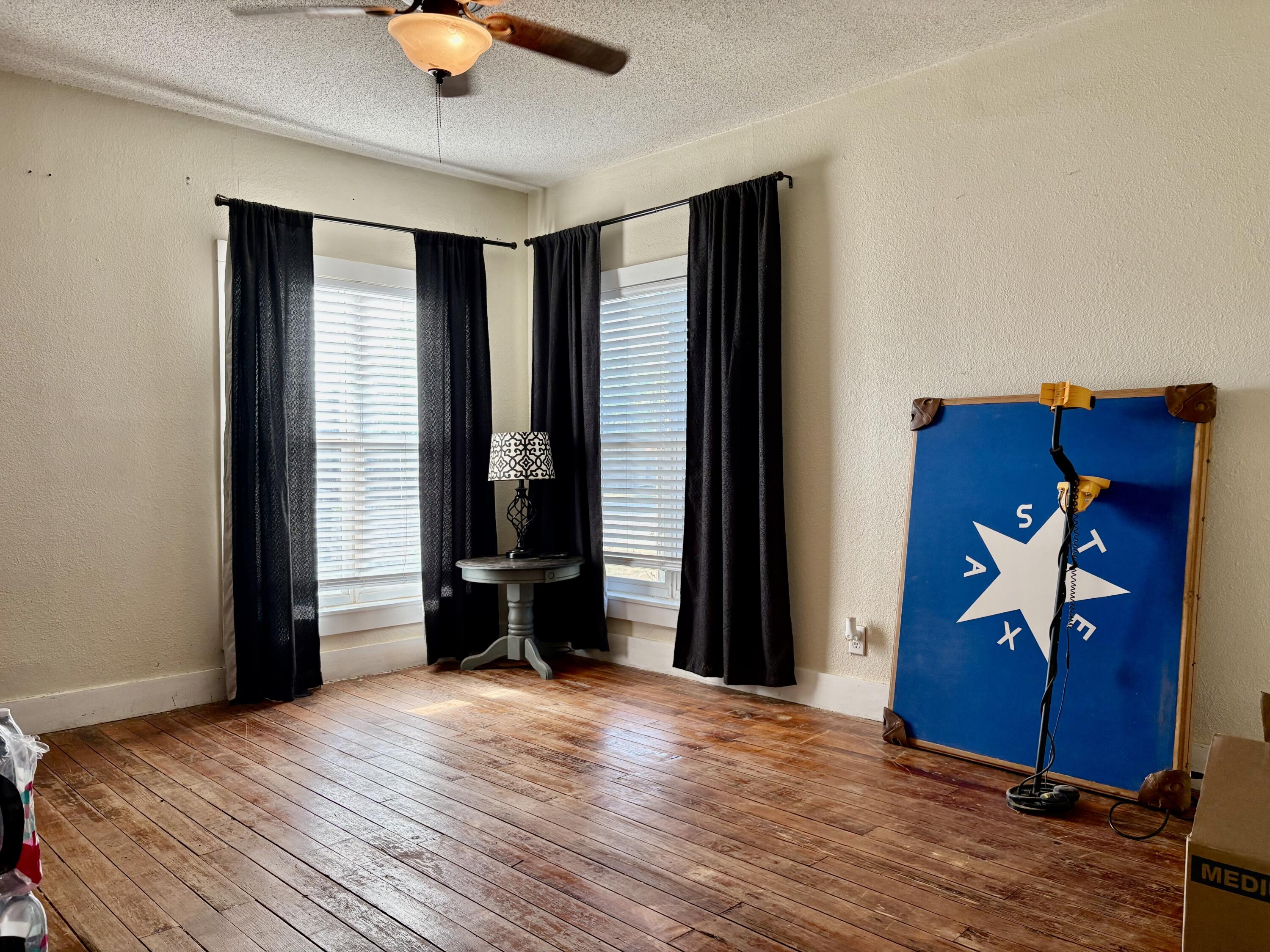 112 S Woods Street Property Photo 8