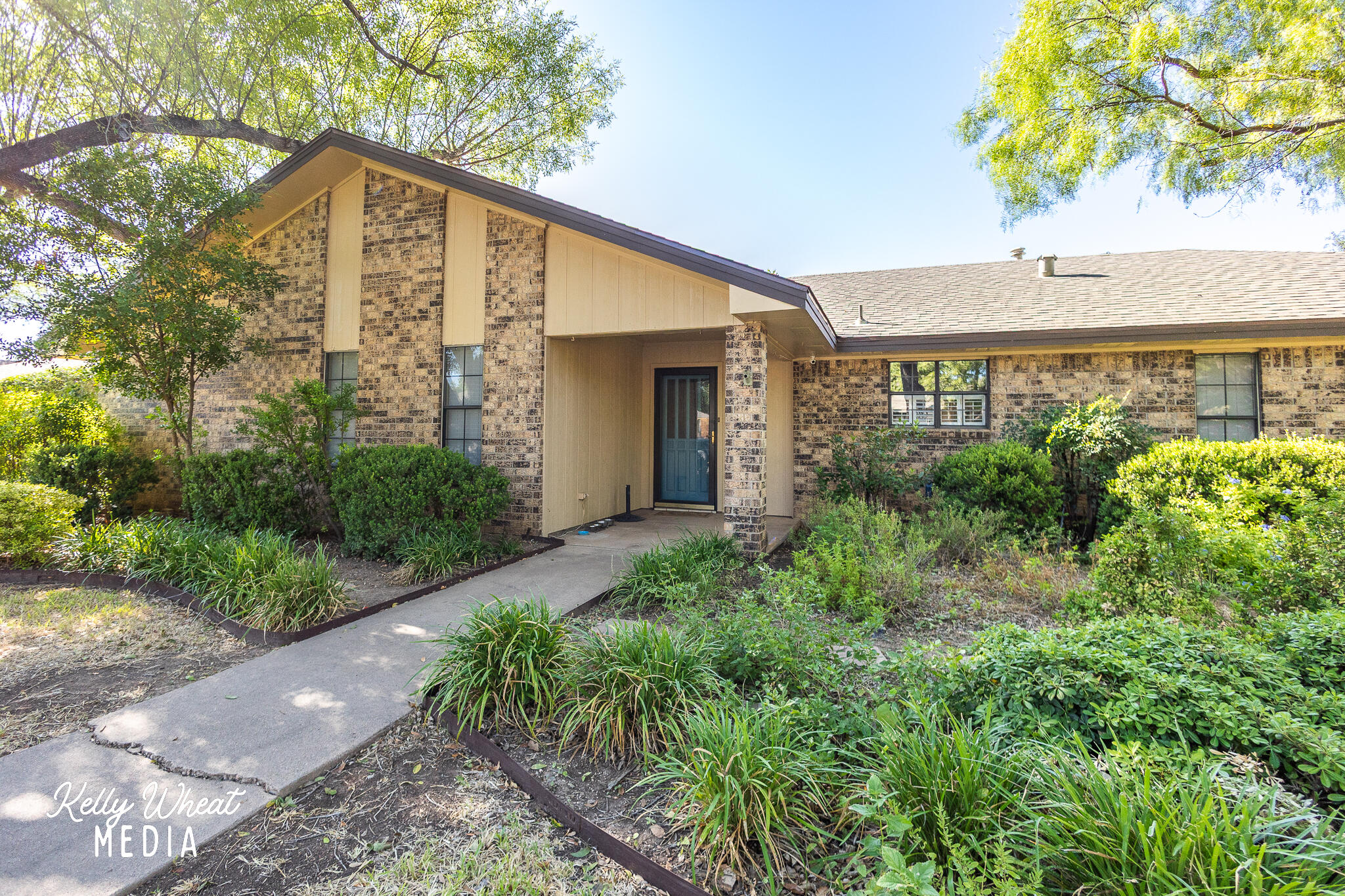3313 Shadyhill Drive Property Photo 3