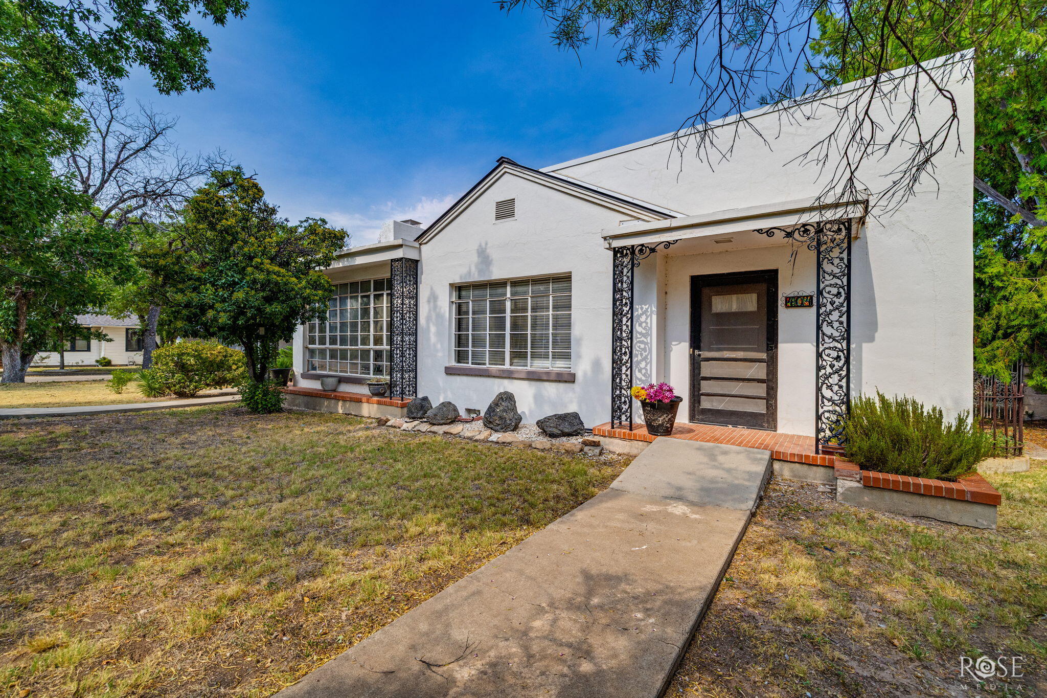 404 S Bishop Street Property Photo 1