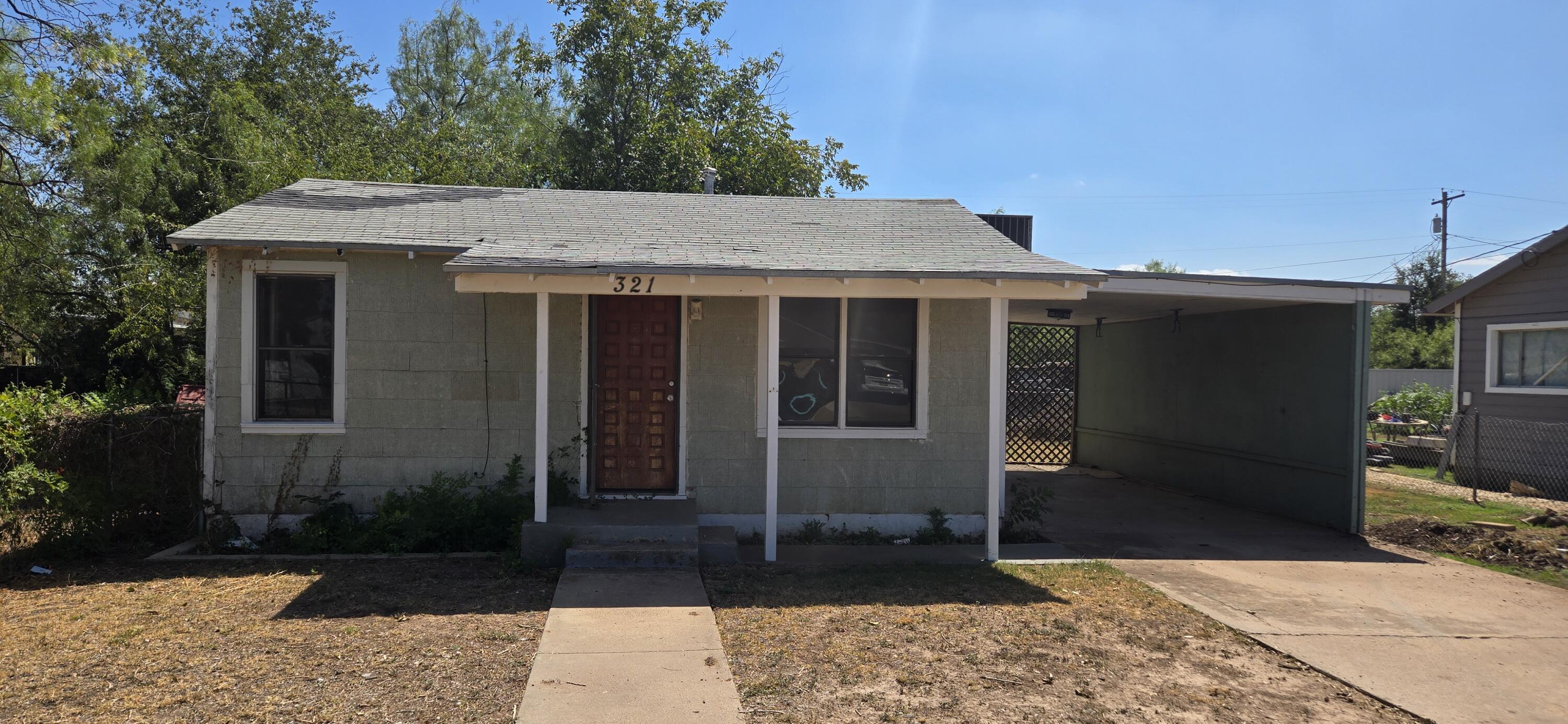 321 E 42nd Street Property Photo 1