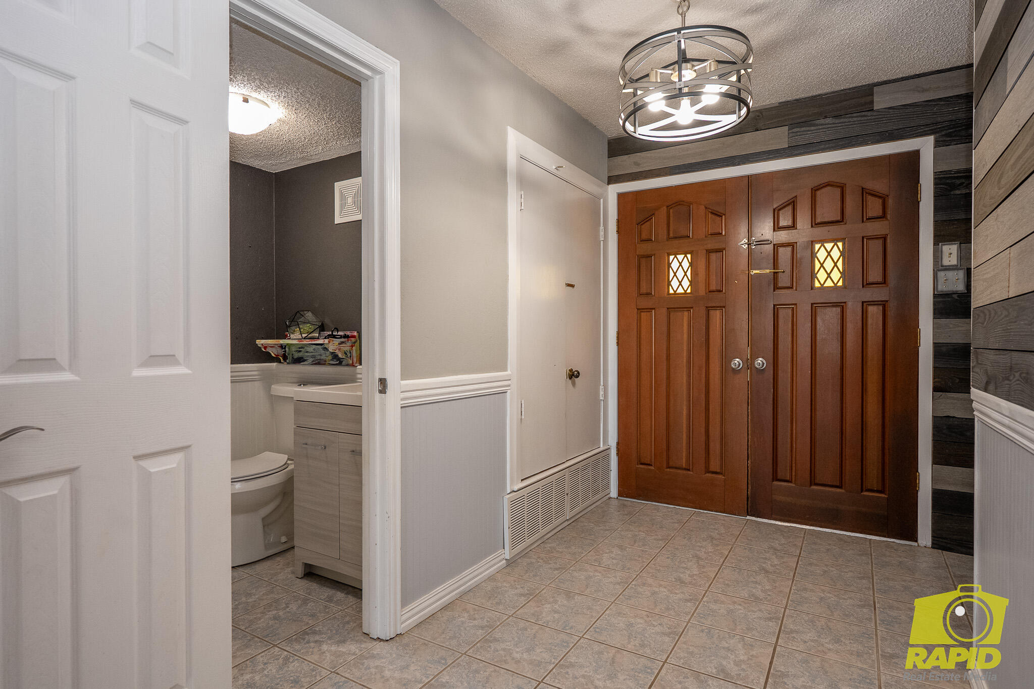 2062 Country Club Estates Circle Property Photo 6