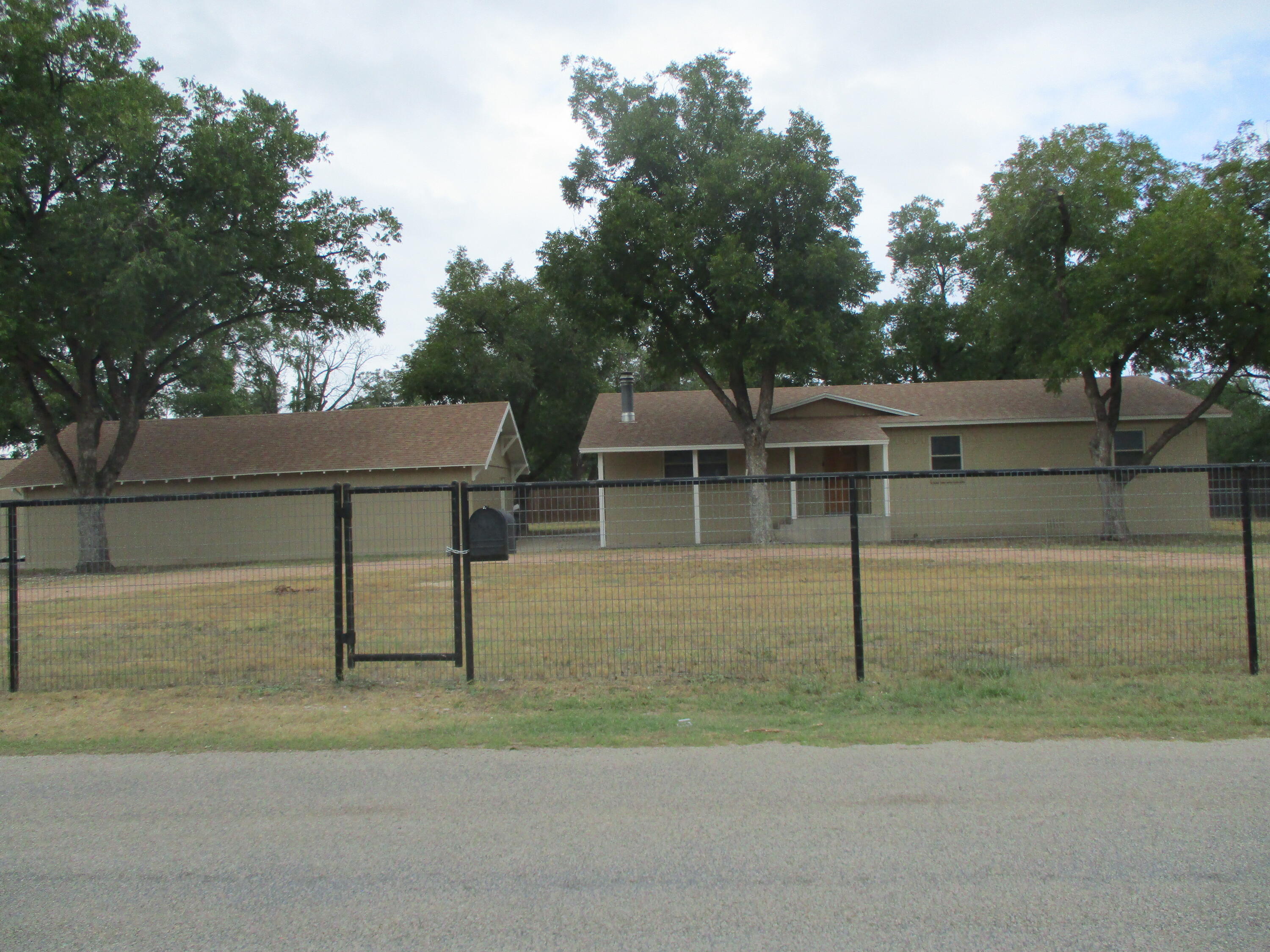 1034 Cactus Lane Property Photo 6