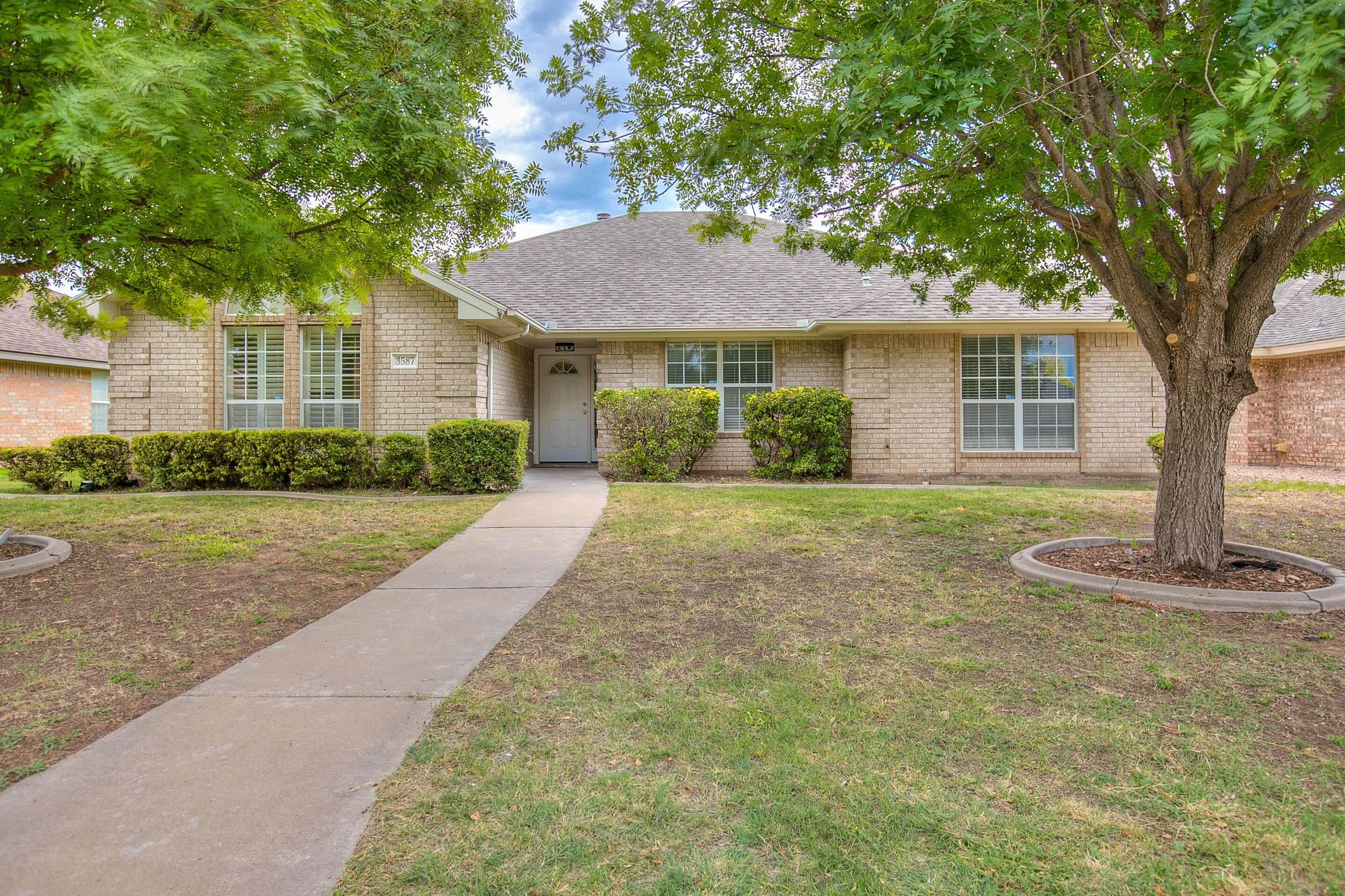 3587 Shadyhill Drive Property Photo 1