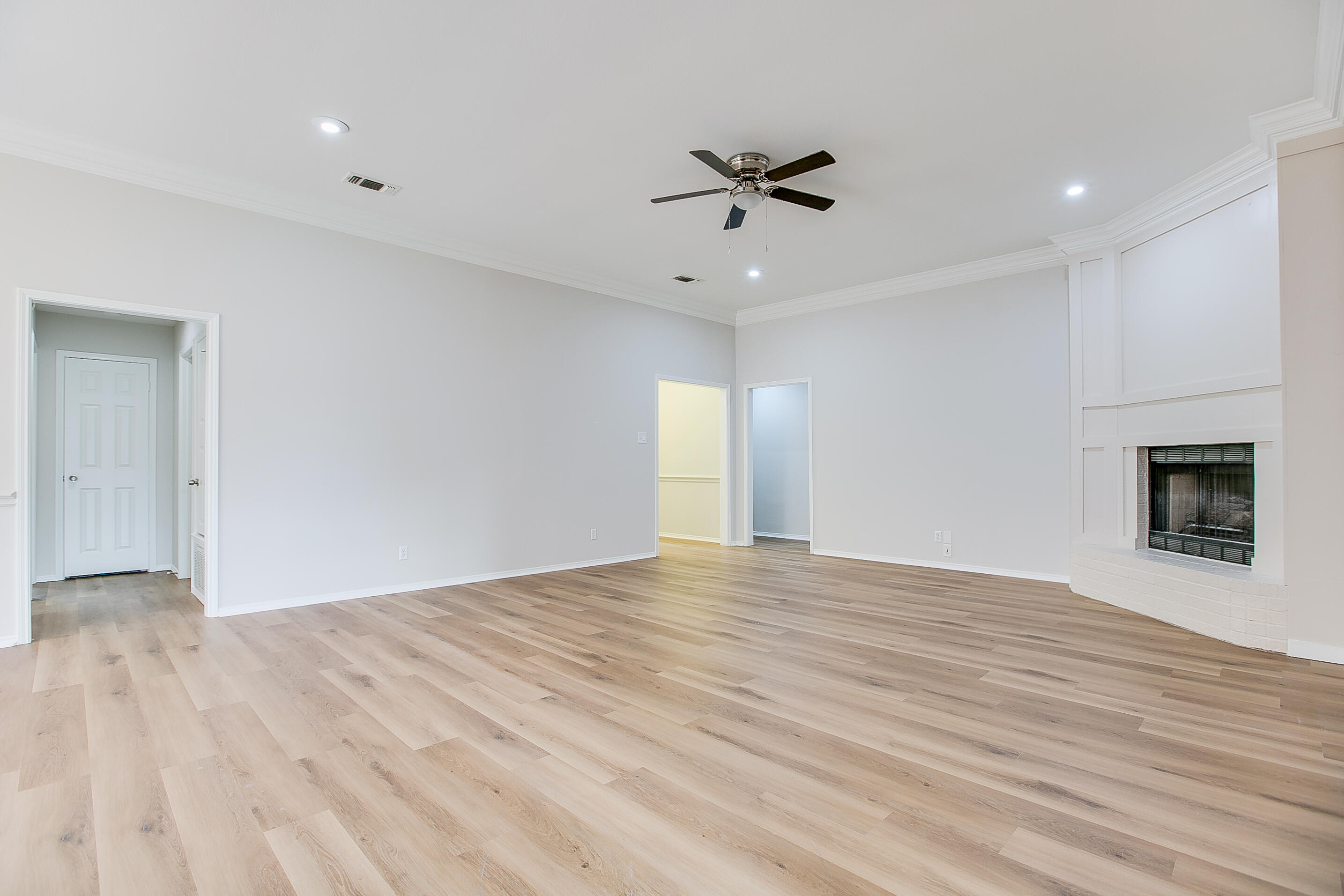3587 Shadyhill Drive Property Photo 9