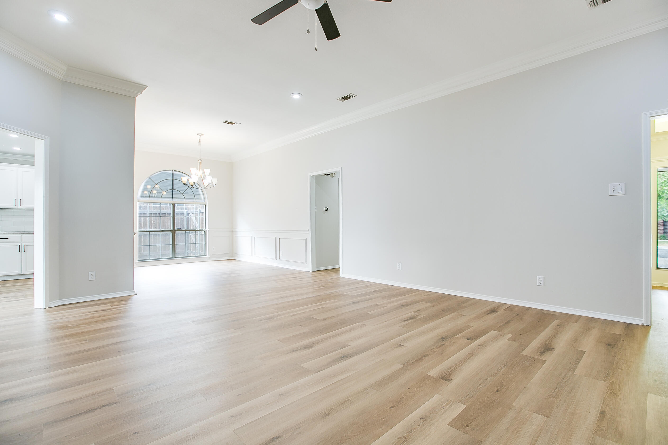 3587 Shadyhill Drive Property Photo 10