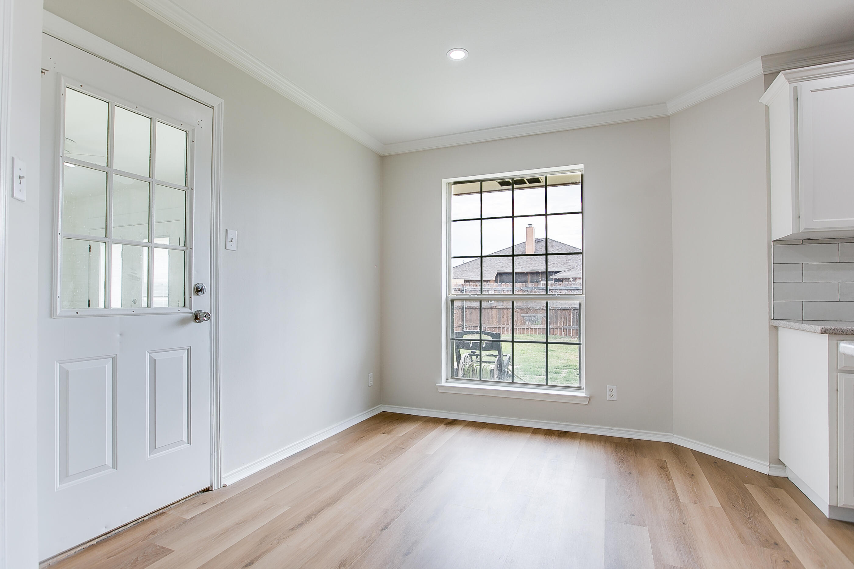 3587 Shadyhill Drive Property Photo 16