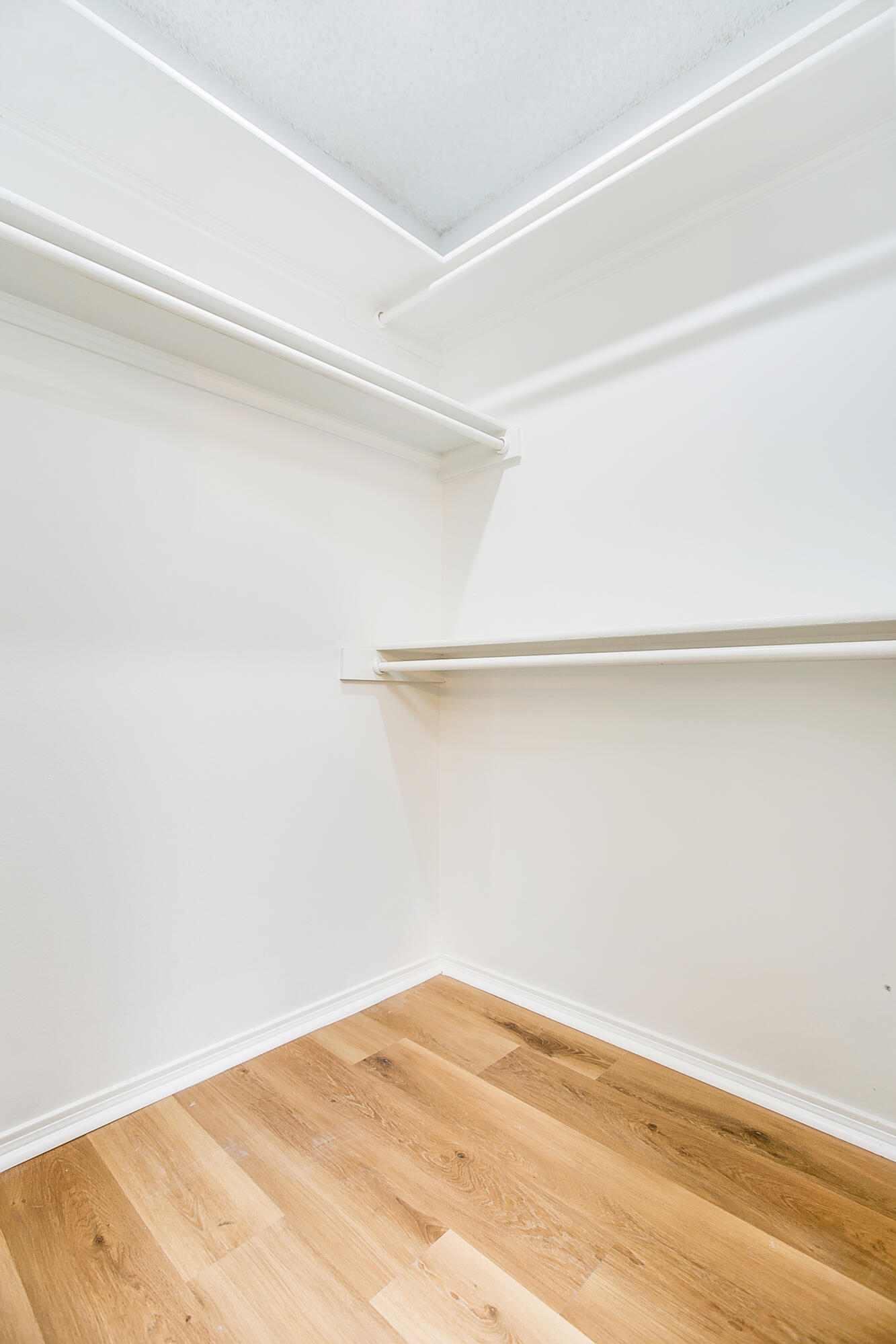 3587 Shadyhill Drive Property Photo 23