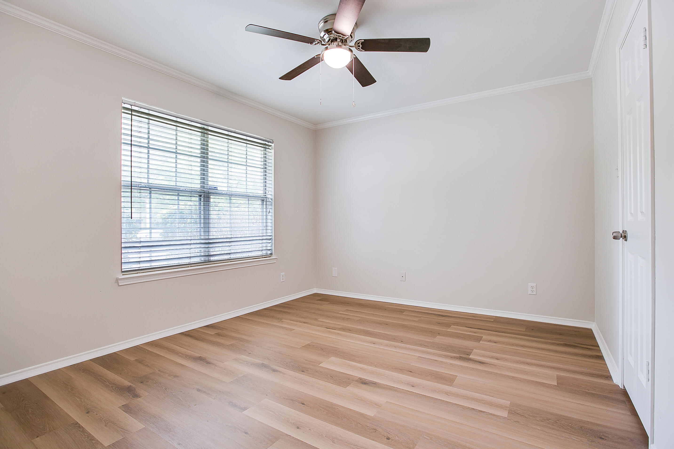 3587 Shadyhill Drive Property Photo 25