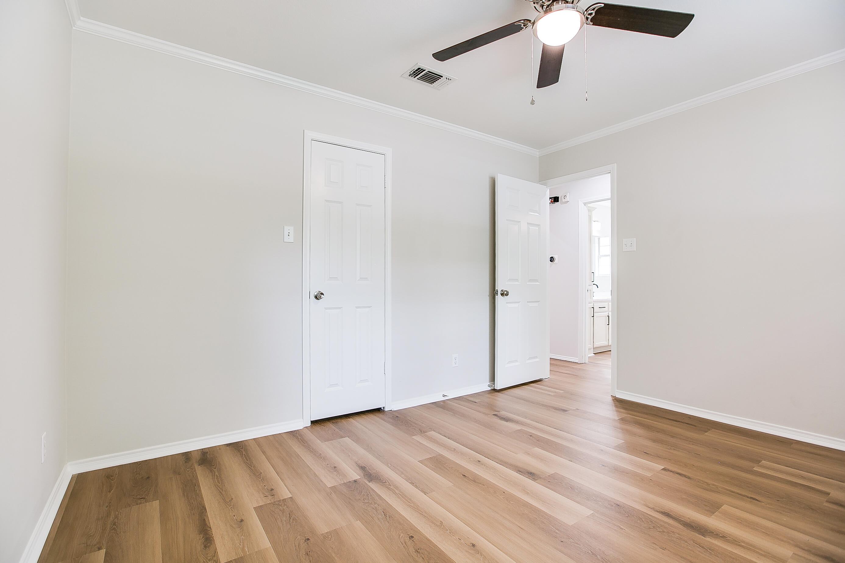 3587 Shadyhill Drive Property Photo 26