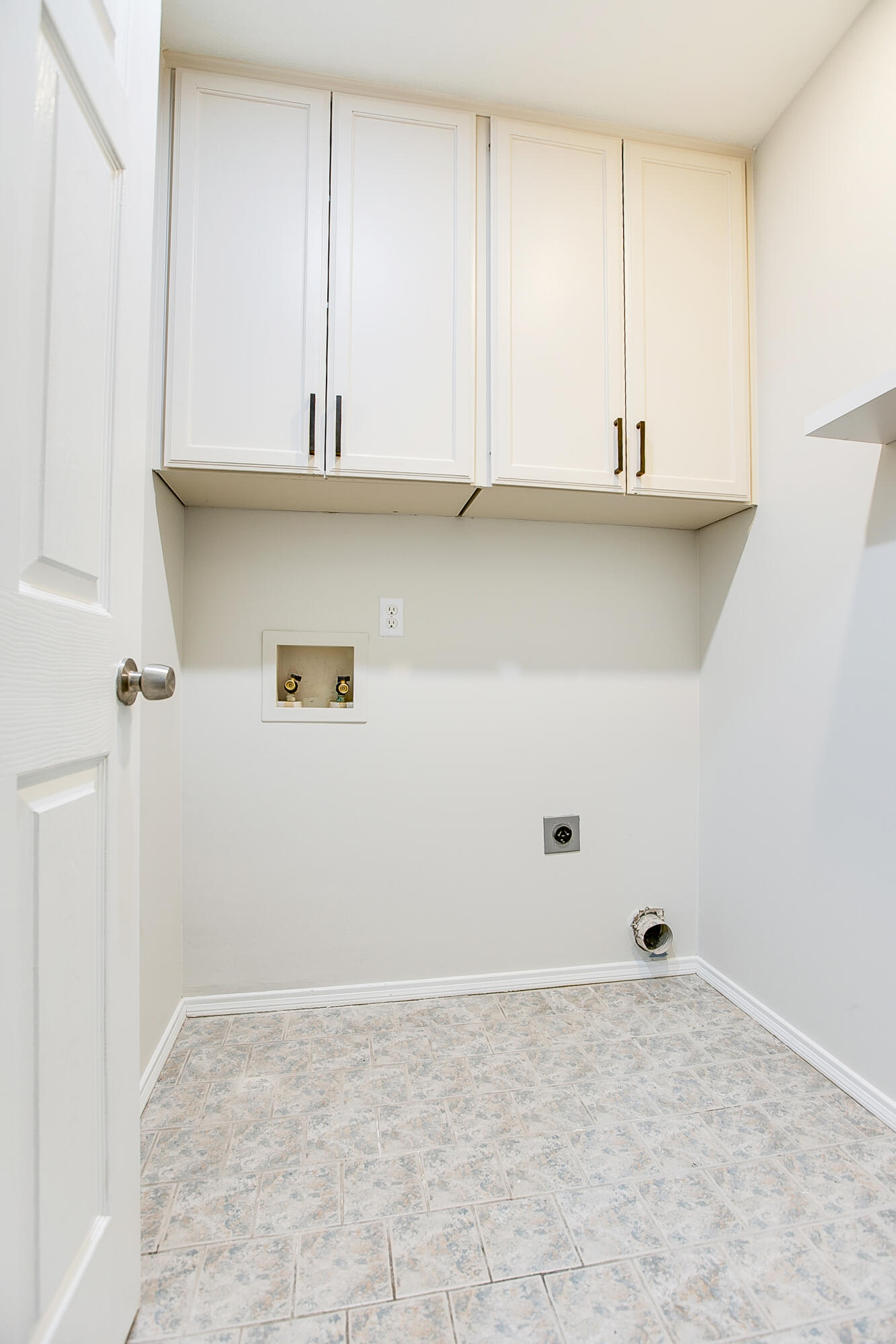 3587 Shadyhill Drive Property Photo 28